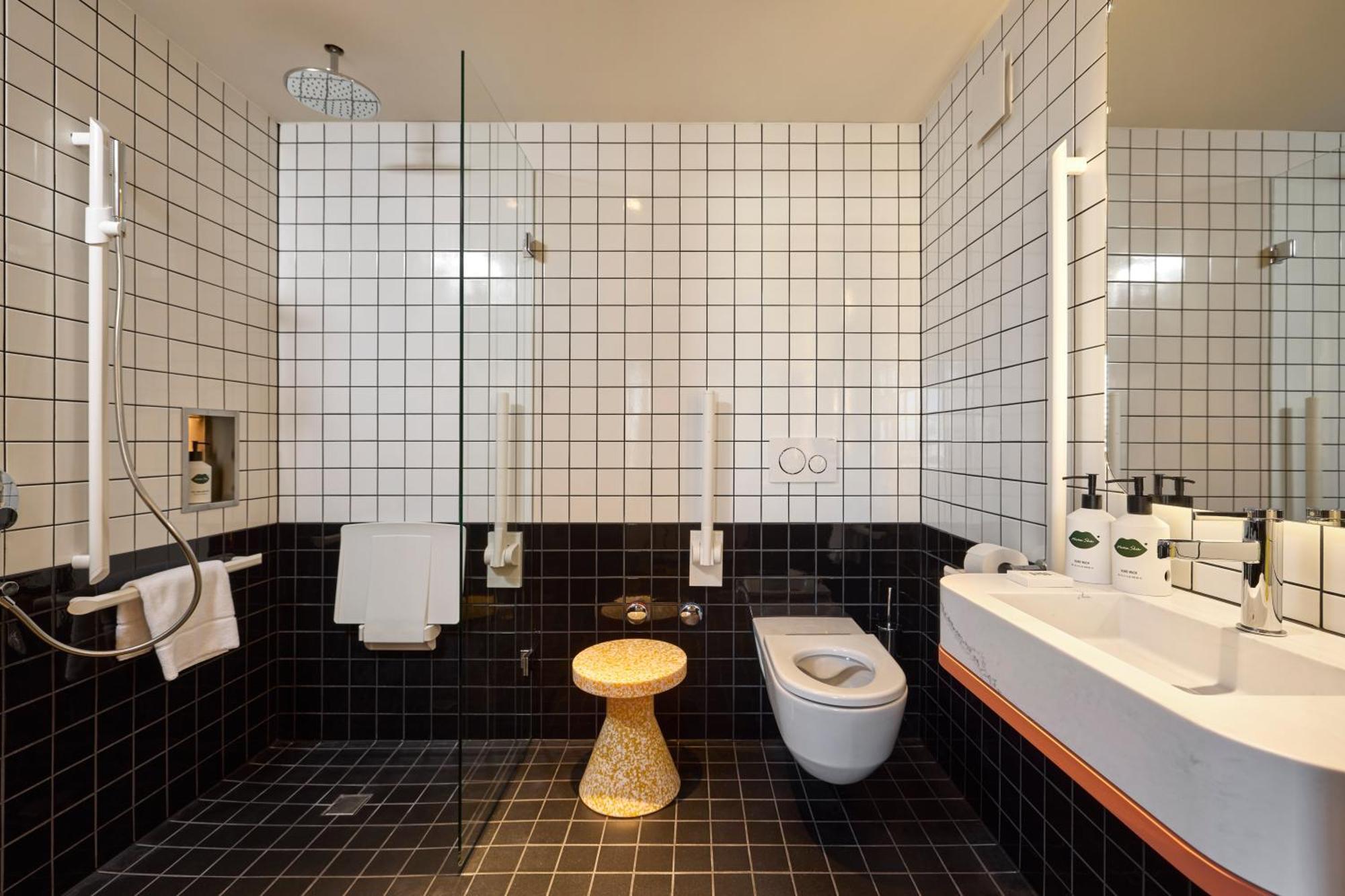 Large Mama Double Room - Accessible
