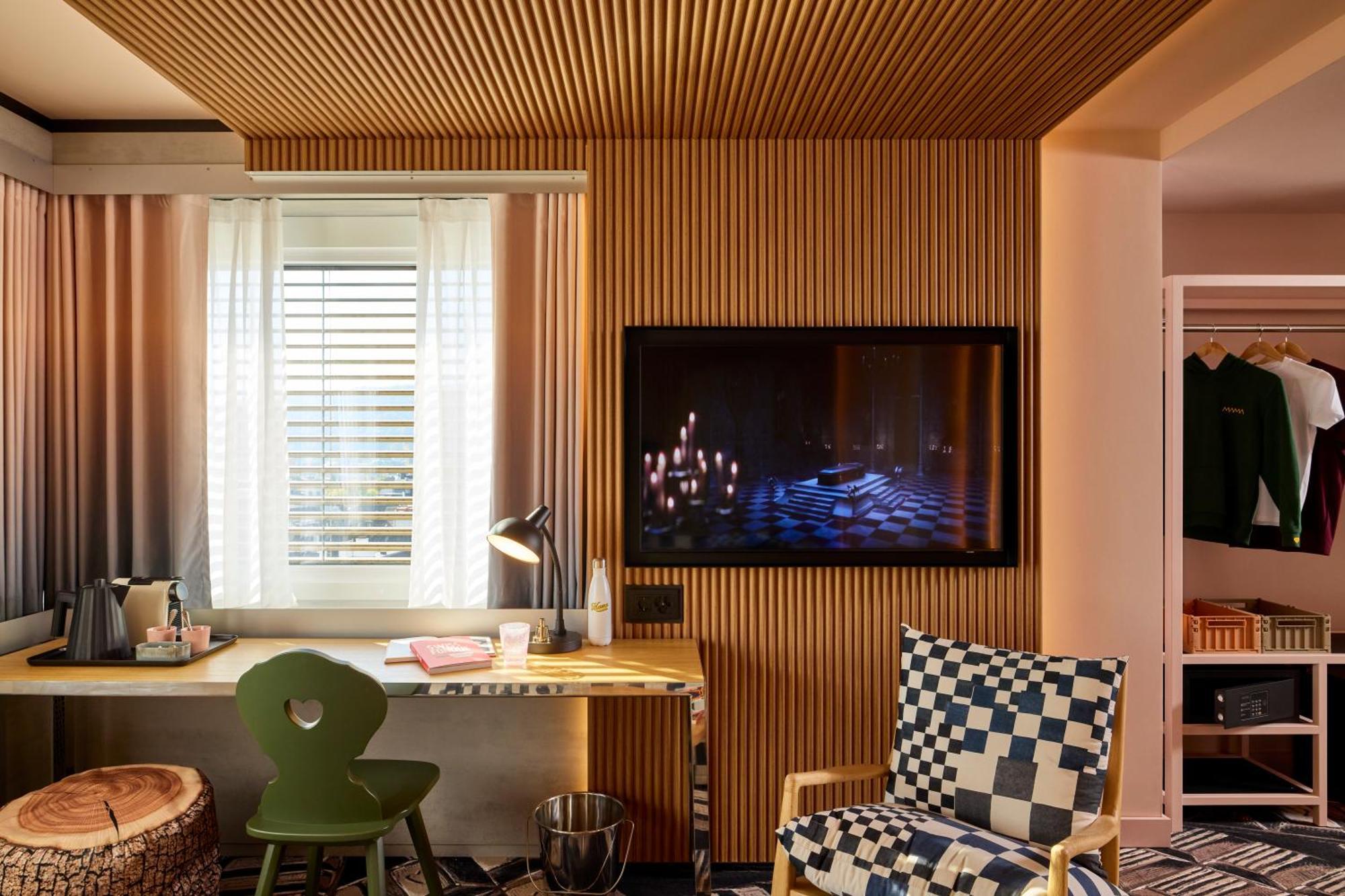 XXL Mama Family Room