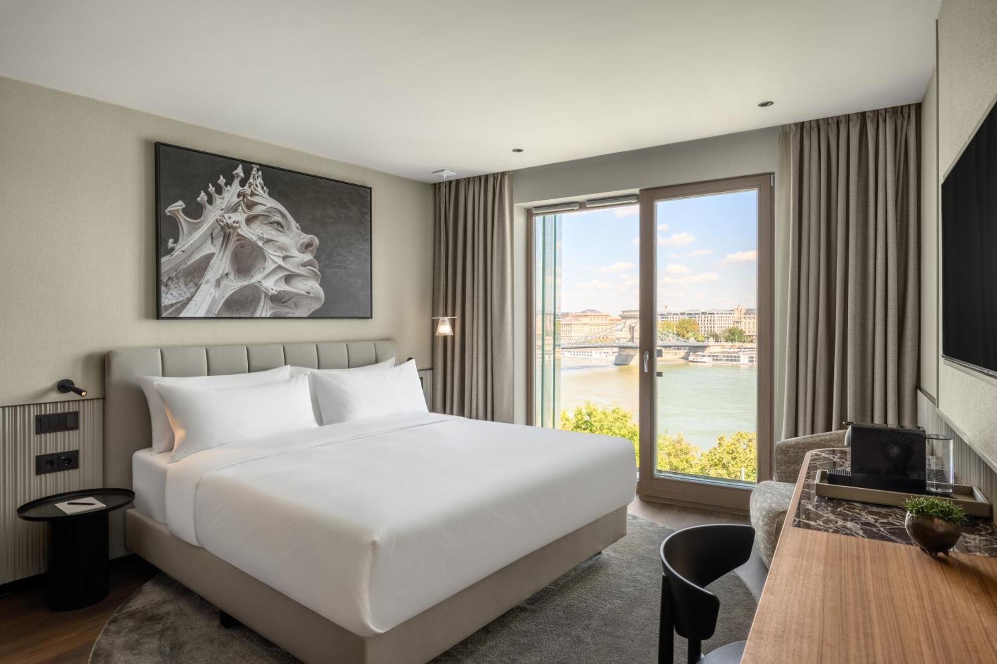 Riverside View Room