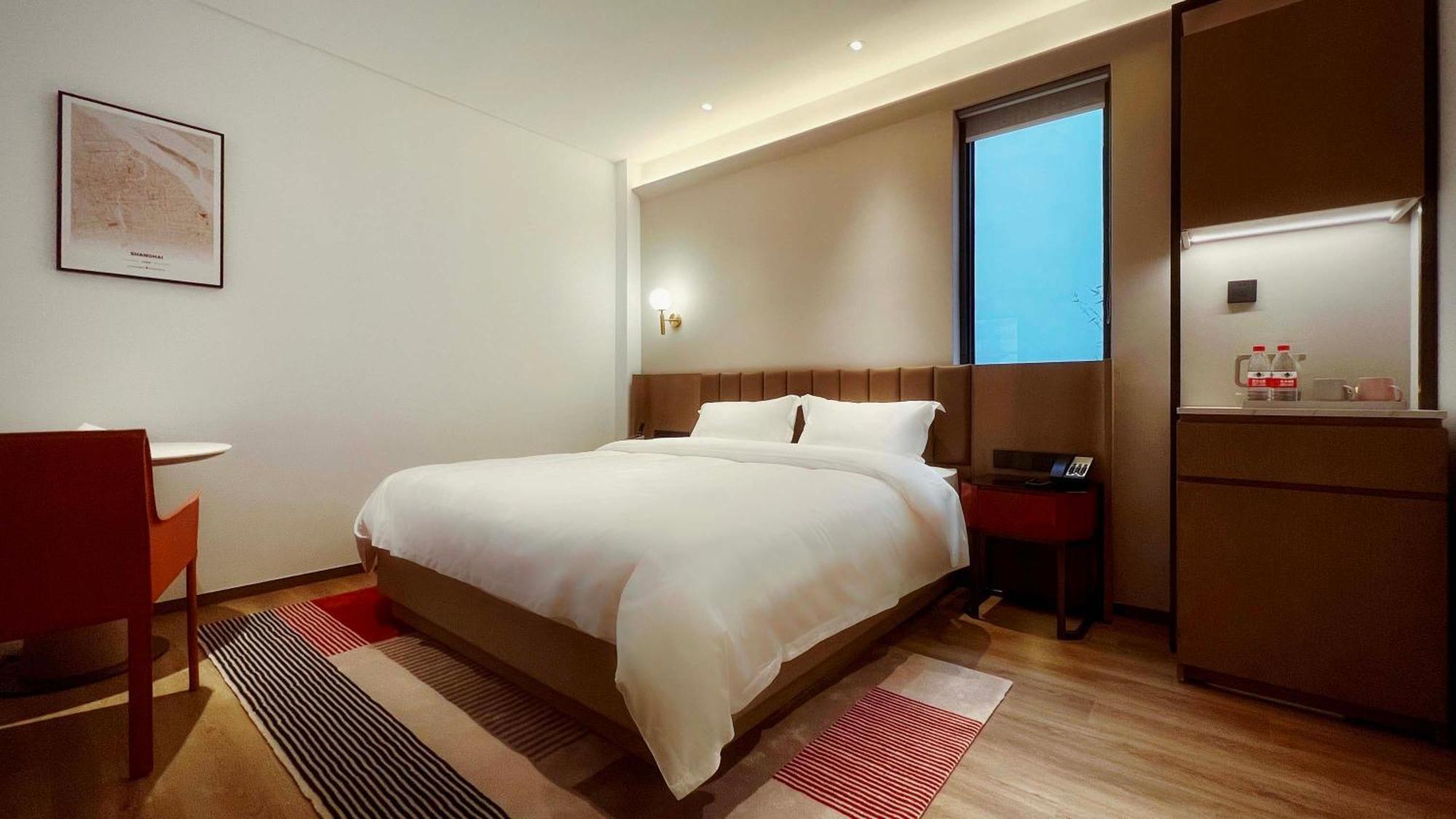 Double Room,1702322697:JPEG