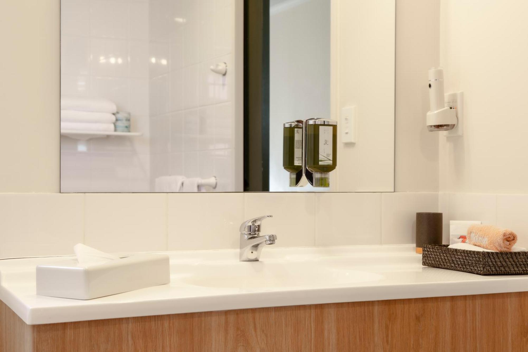 Deluxe Twin Studio with Spa Bath