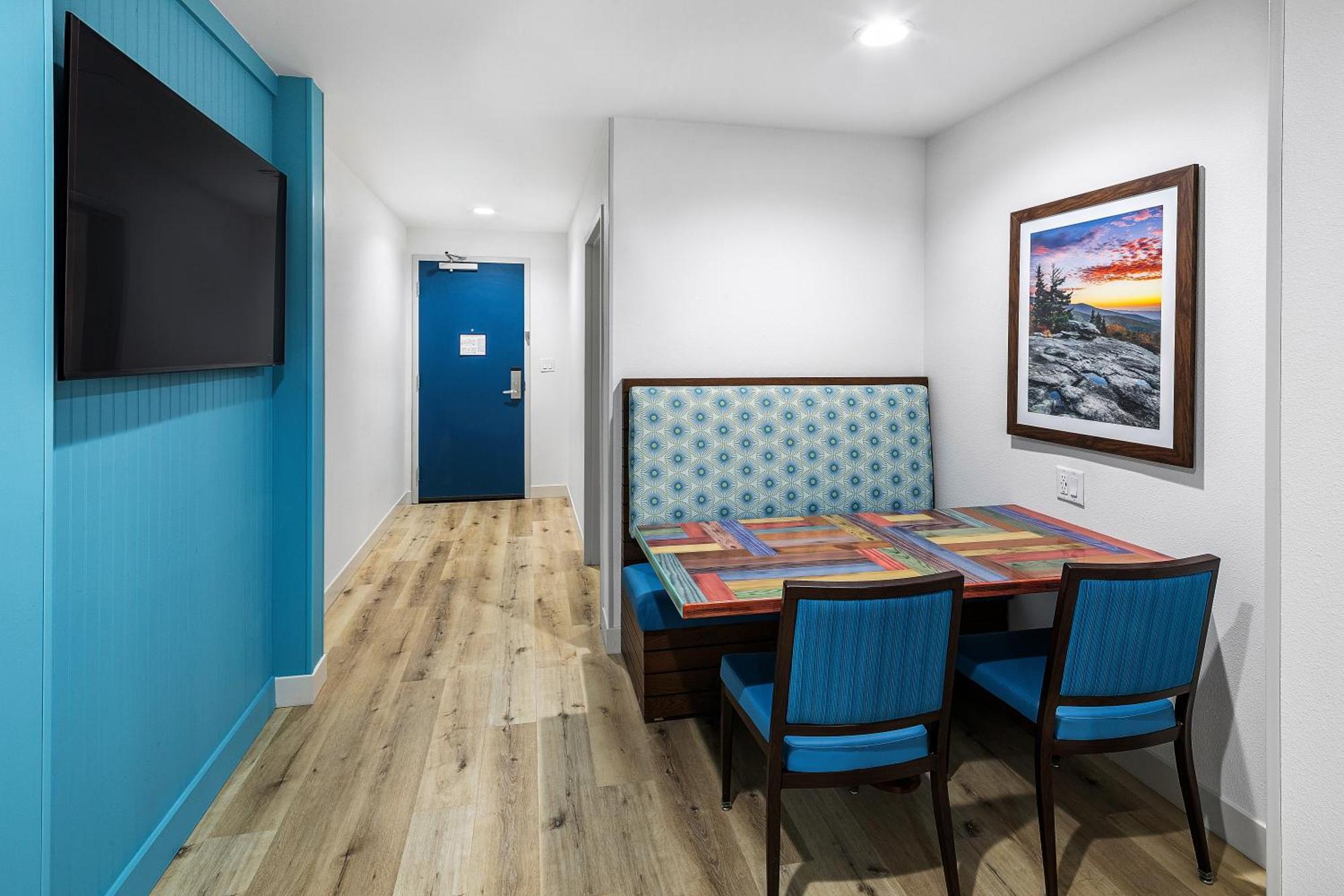 Two-Bedroom Queen Family Suite ADA