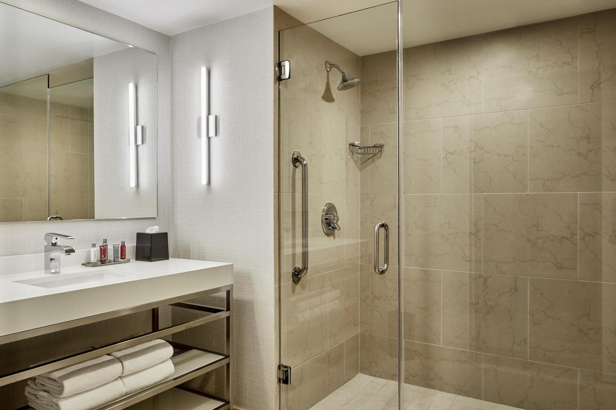 Double Room City or Bay View