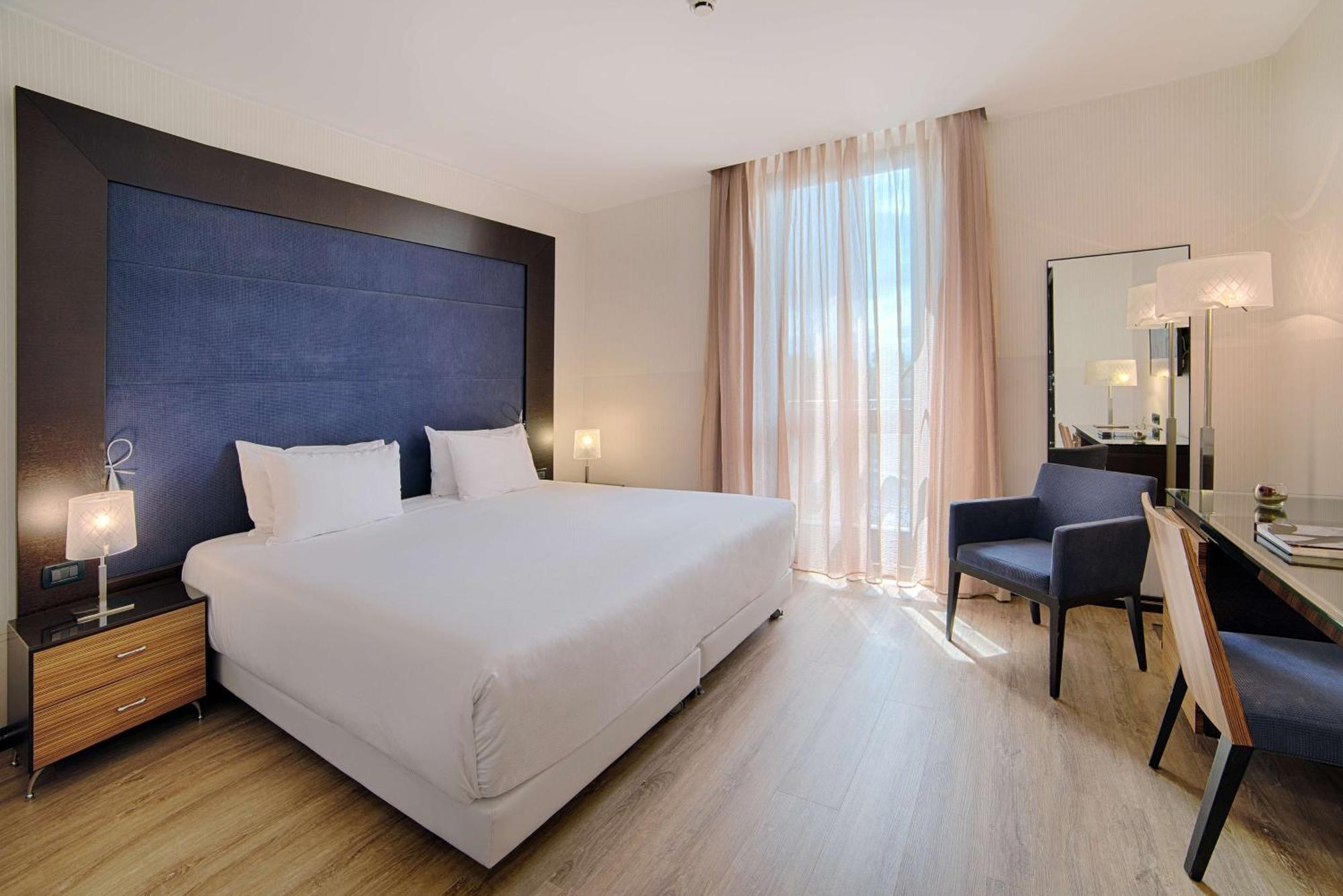 Superior Double Room with Duomo View and Terrace with Extra Bed