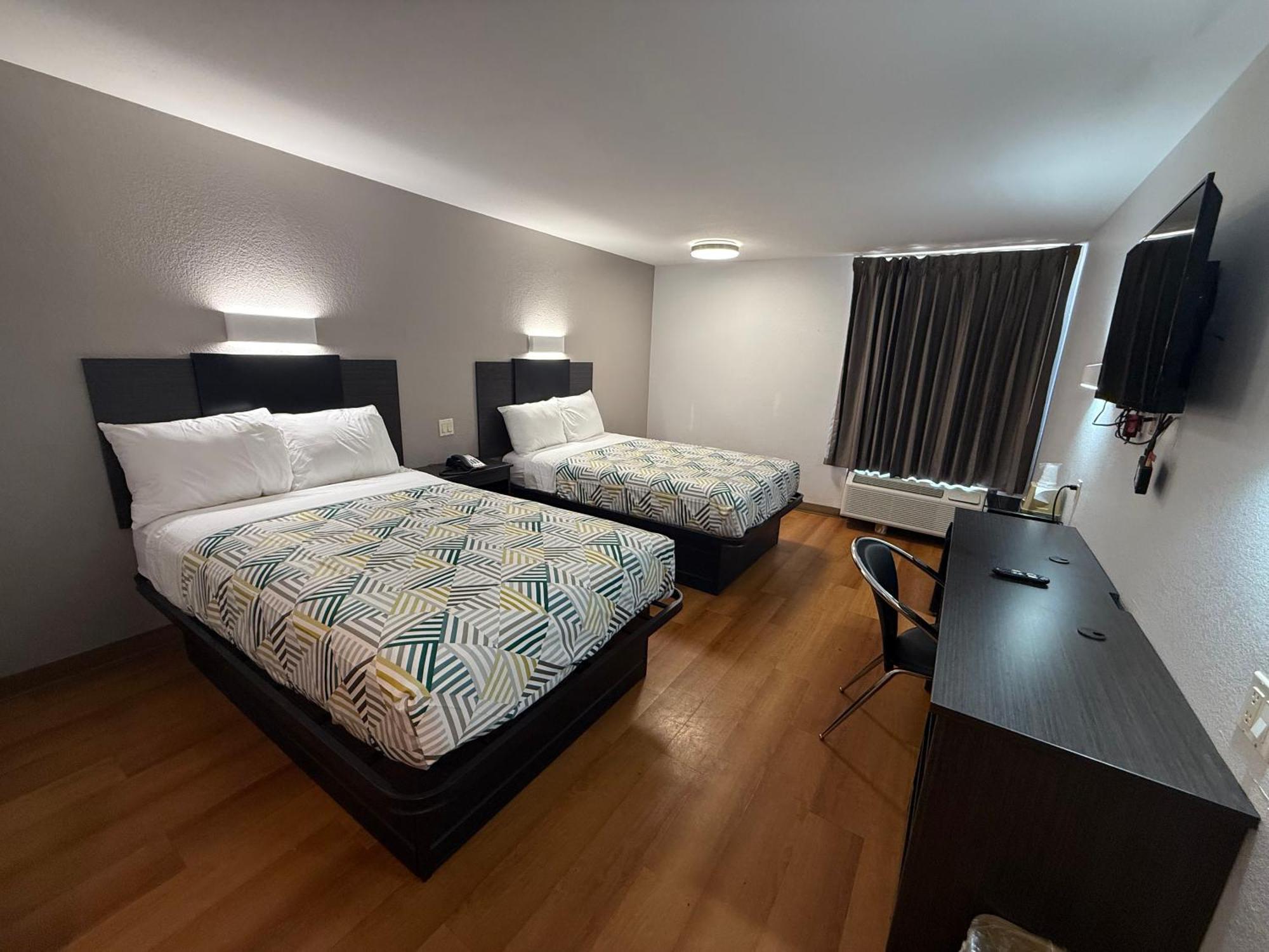 Deluxe Quadruple Room - Non-Smoking