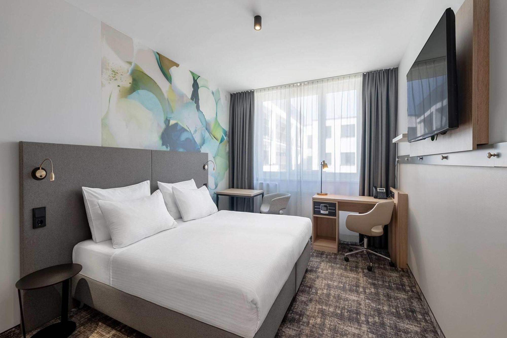 King Size Double Room - Non-Smoking