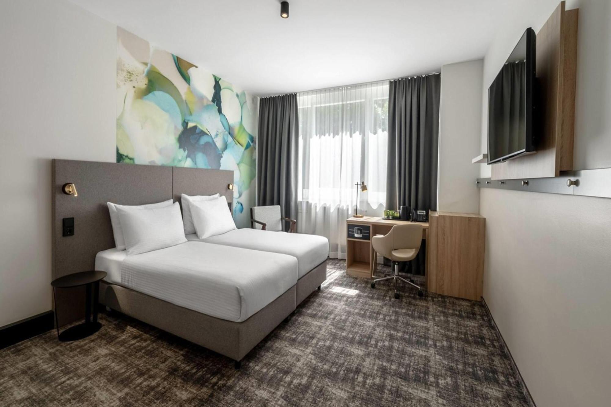 Standard Twin Room - Accessible/Non-Smoking