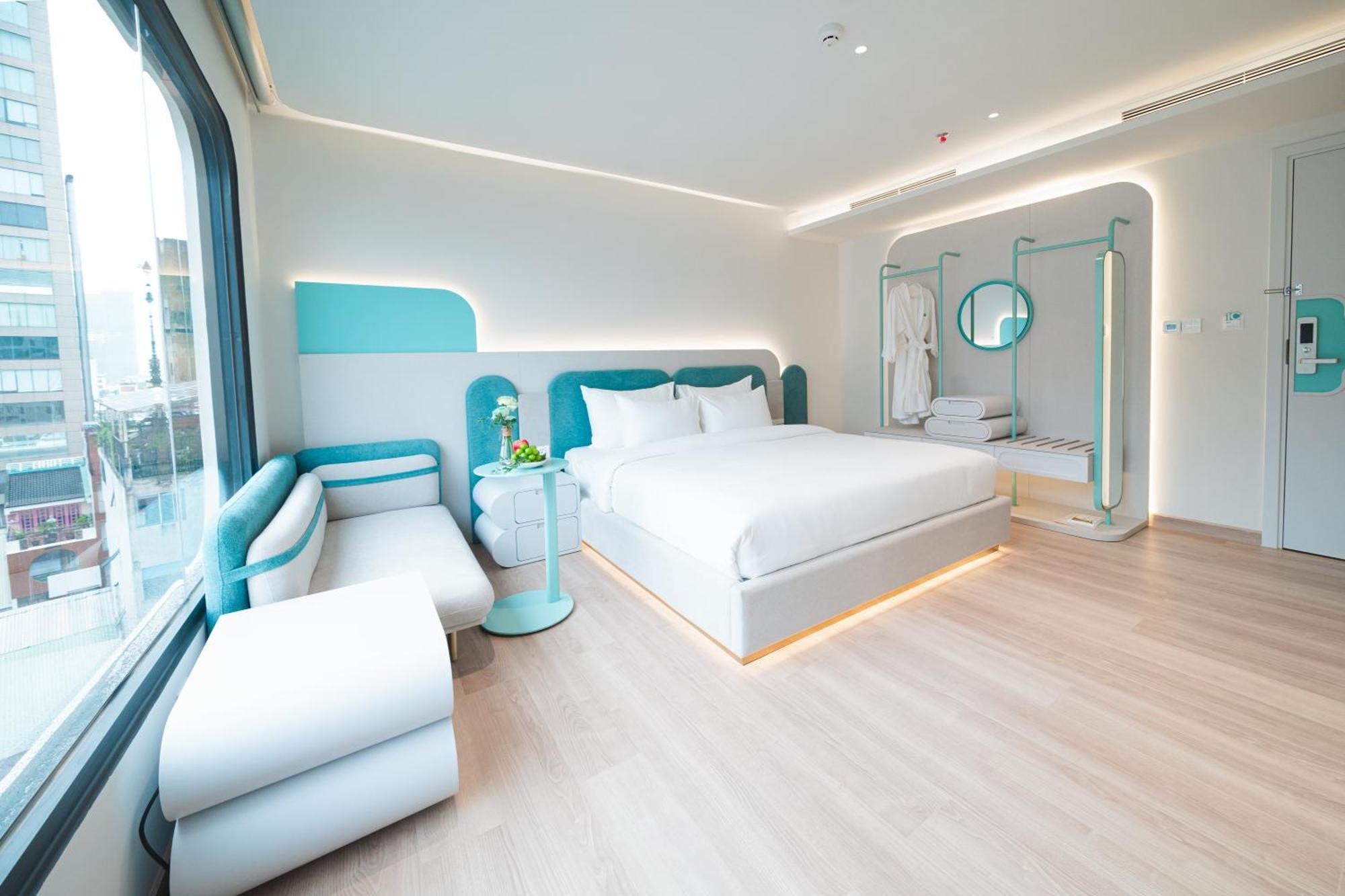 Premium Double City View + Free Minibar