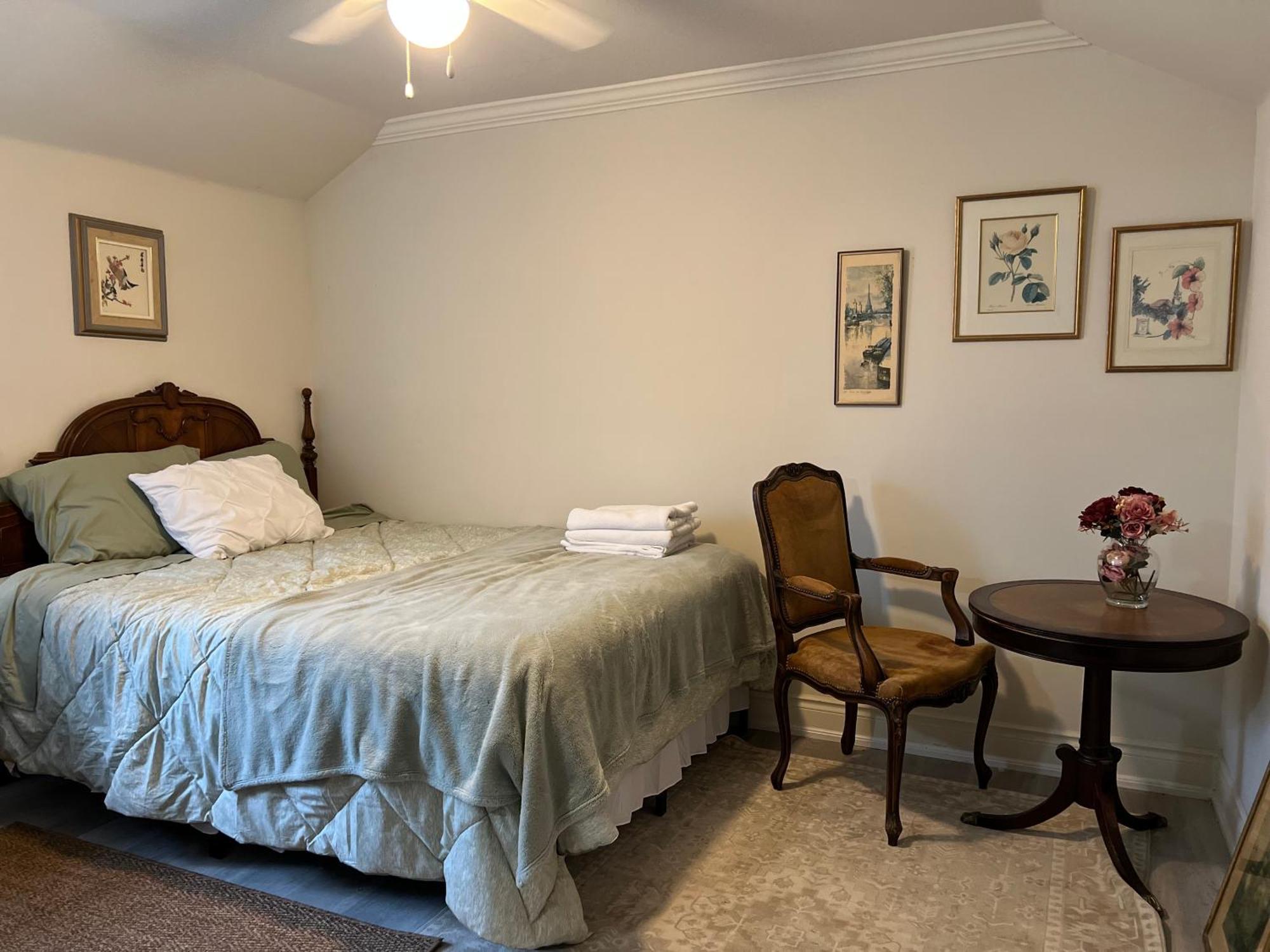 Queen Room