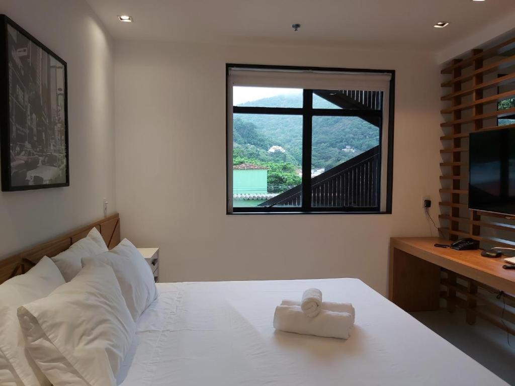 Triple Room with Lake View
