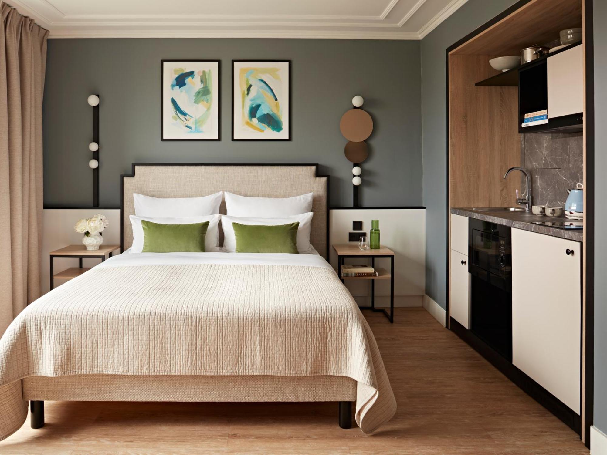 Deluxe Studio with Extra Bed