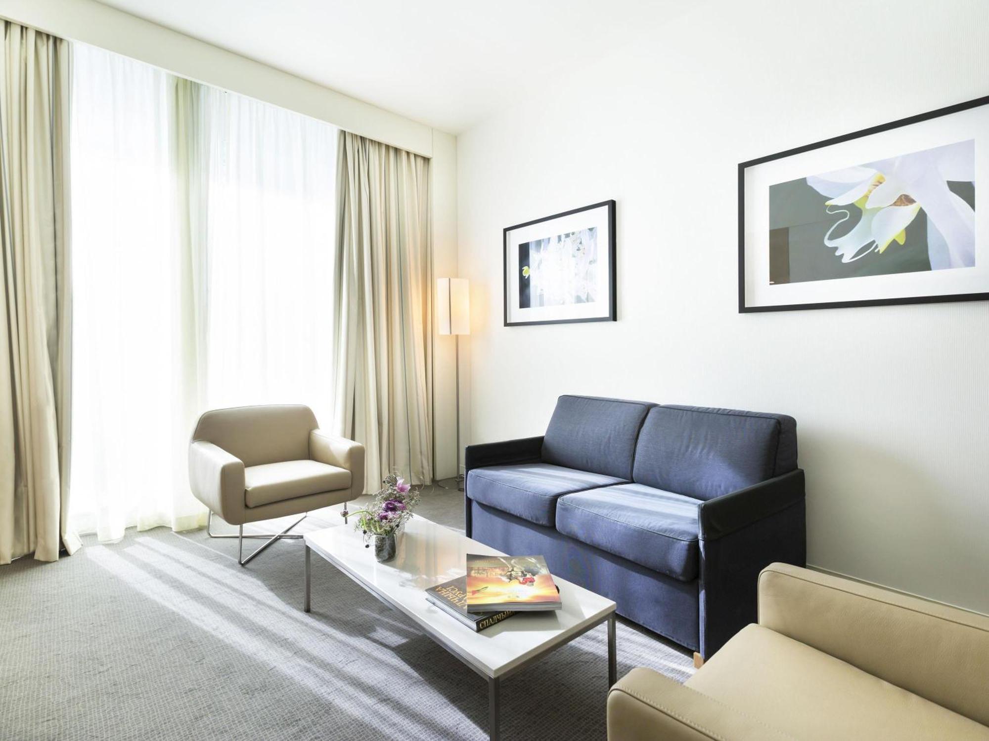 Suite - Lounge Access