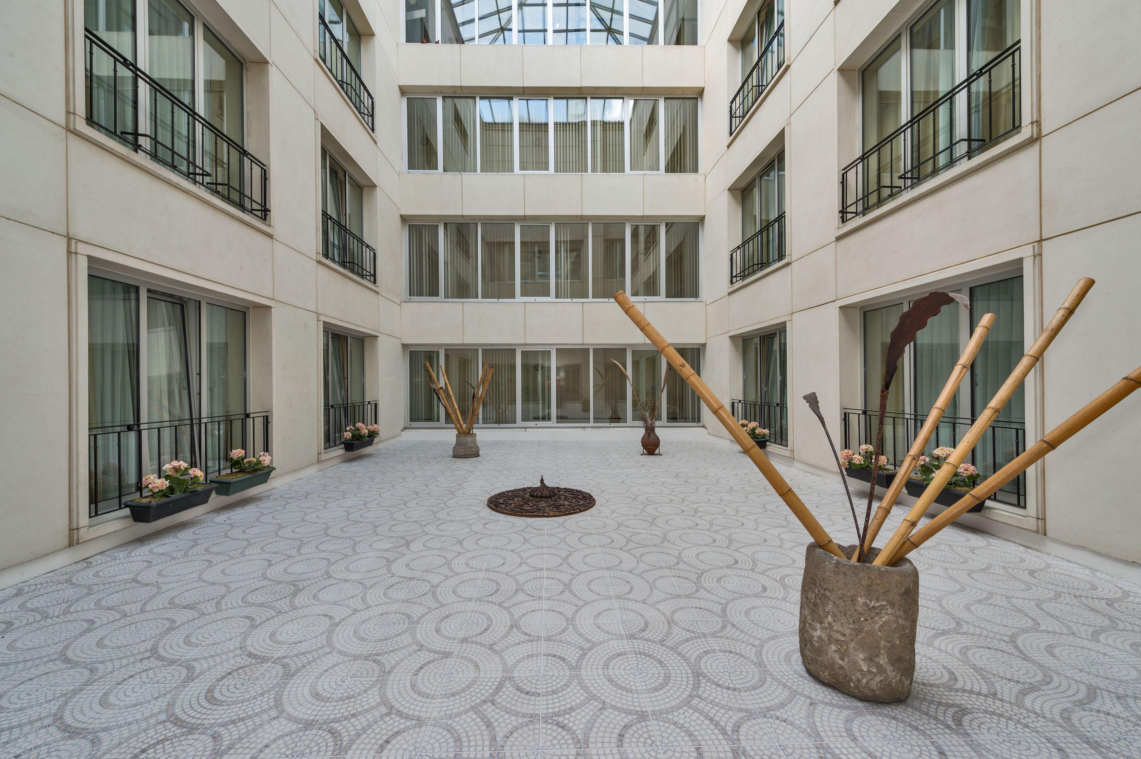 Standart Triple Room - Atrium View