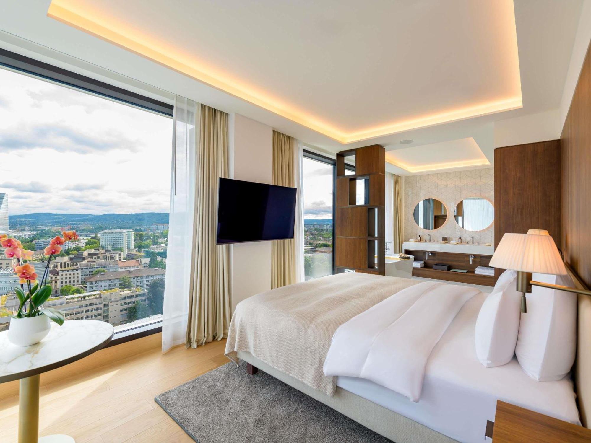 Grand King Suite