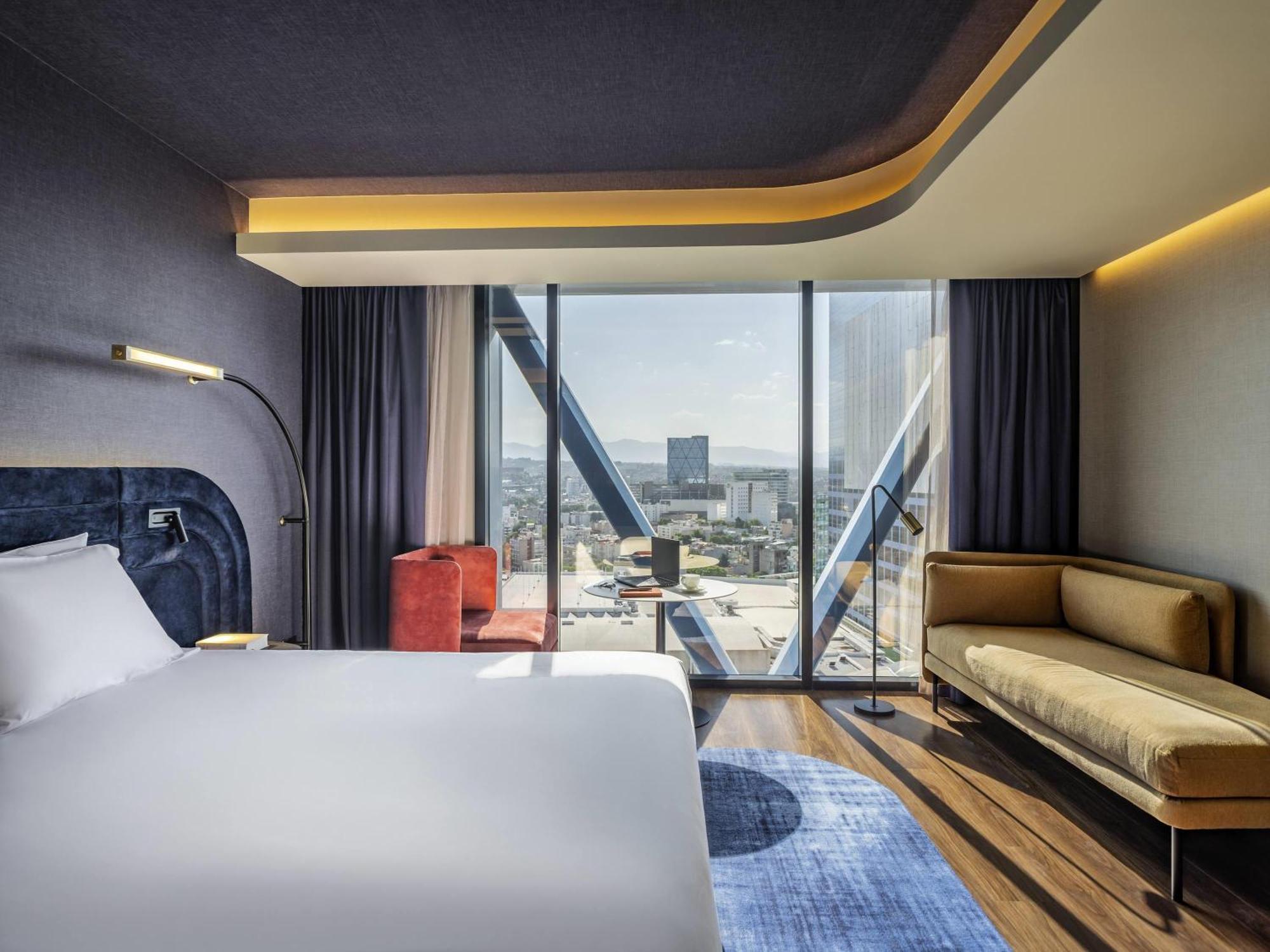 Superior King Suite
