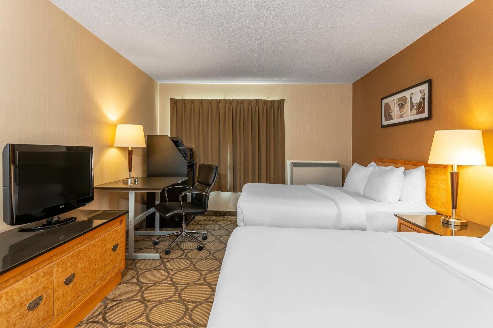 Standard Double Room with Two Double Beds