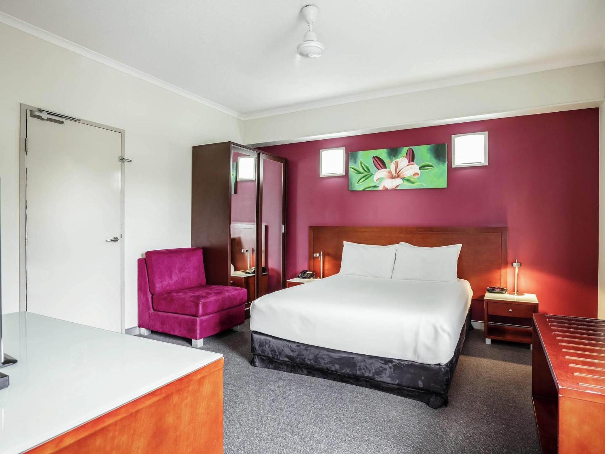 Standard Queen Room