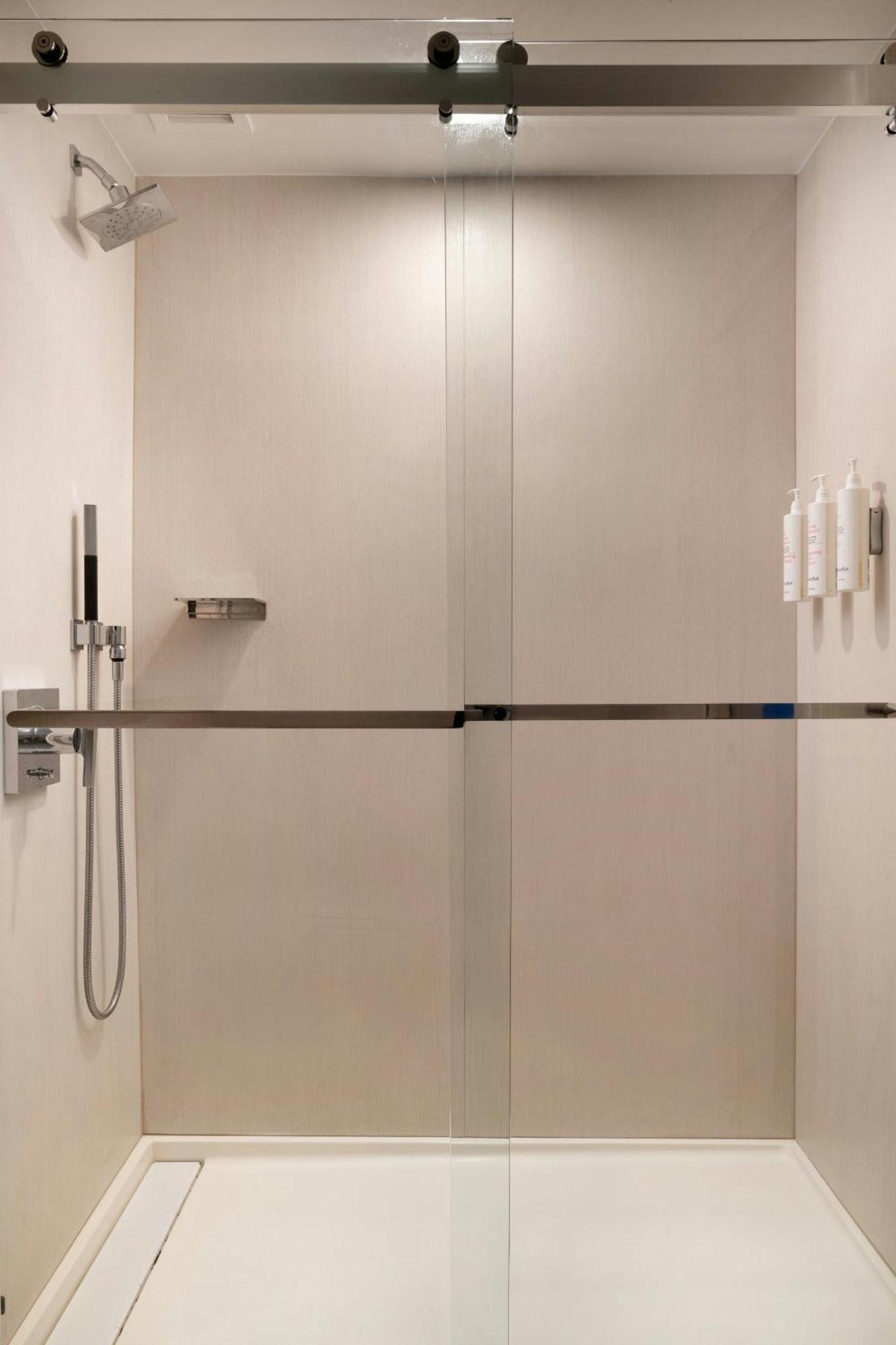 Double Room City or Bay View
