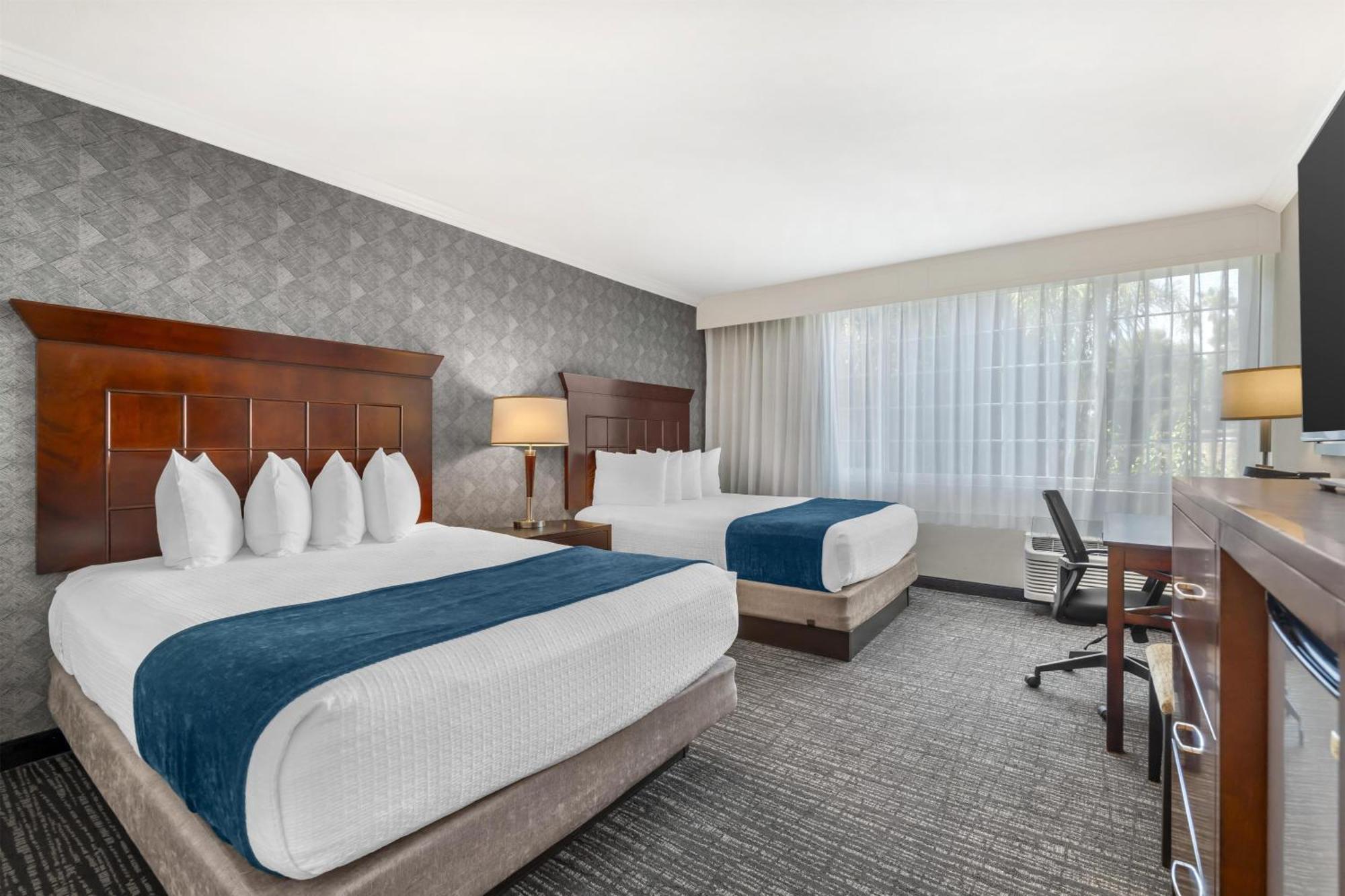 Queen Room with Two Queen Beds - Pet-friendly