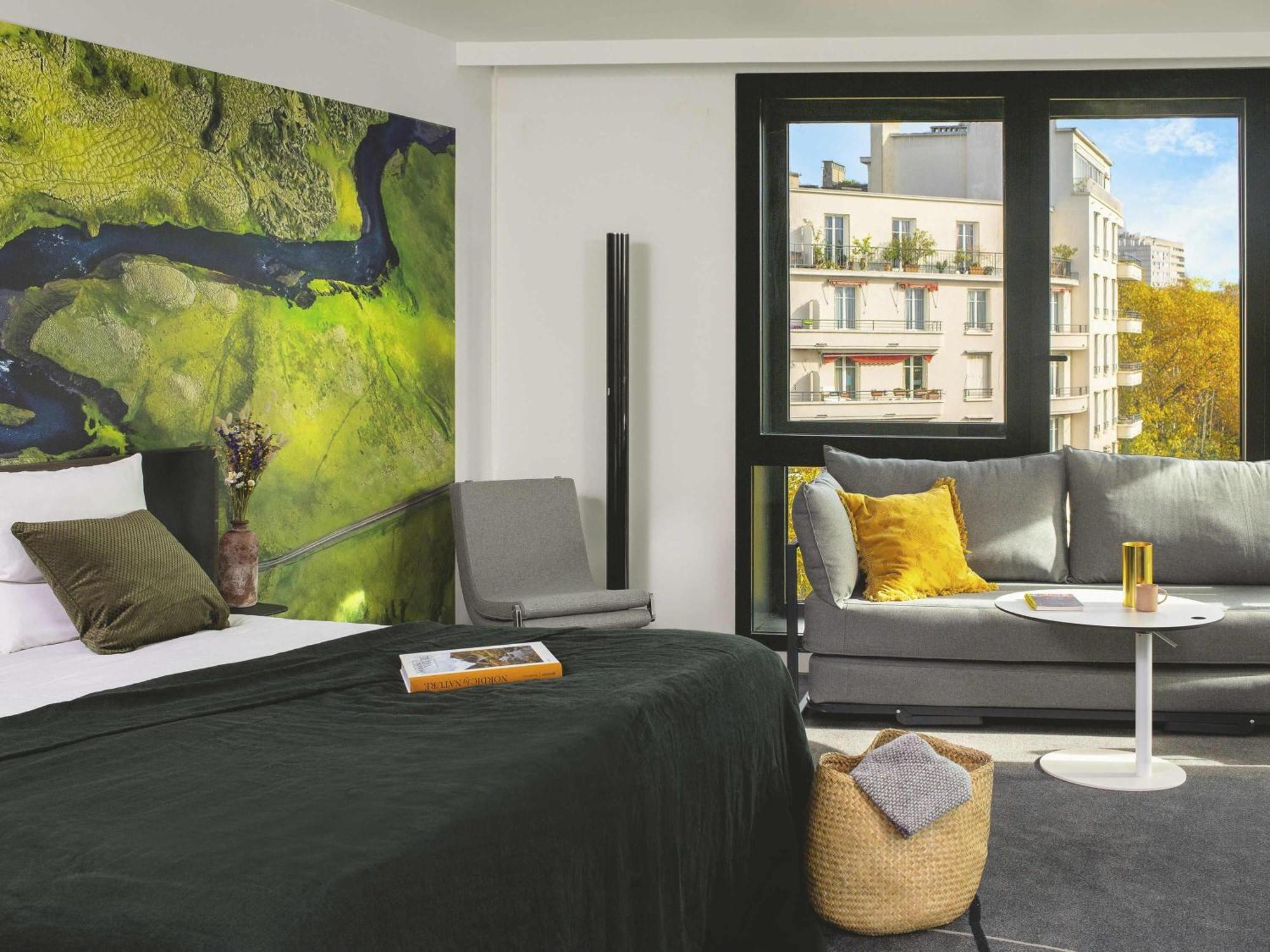 Junior King Suite with Sofa Bed