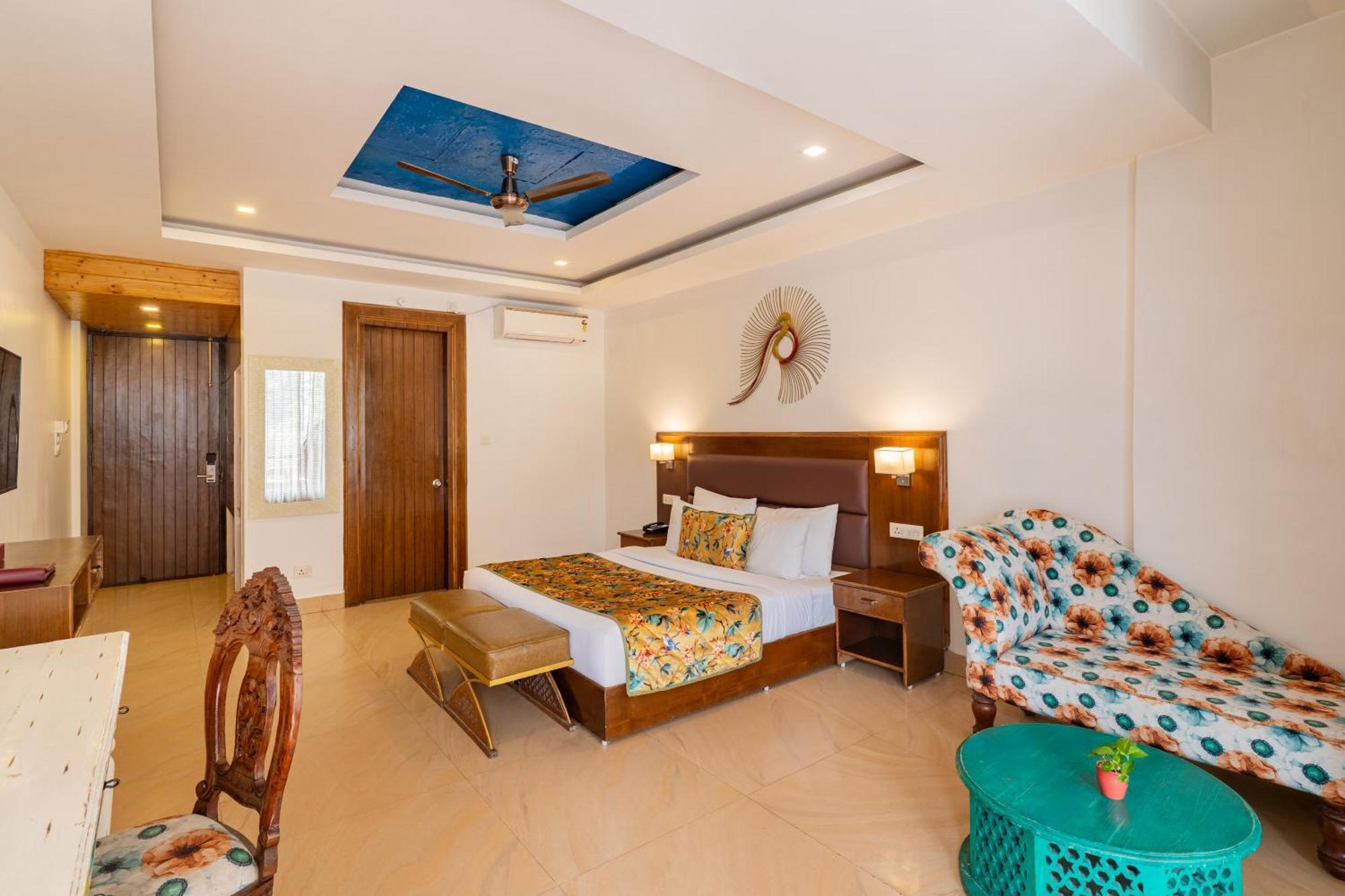 Suite Room with Terrace & Ganges View
