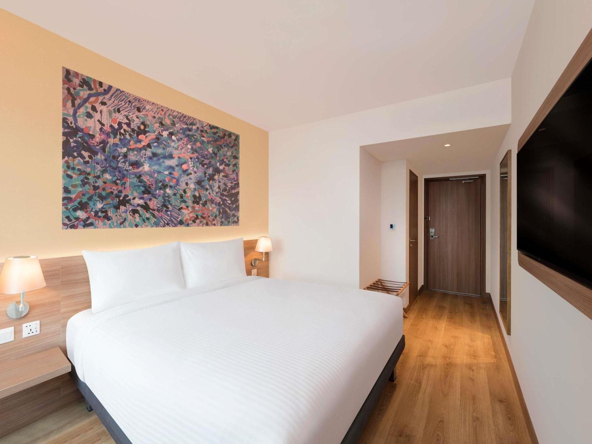 Superior Queen Room with Complimentary 2 Pints of Beer per stay , 20% off on Food & Soft Beverages and Early Check in at 11 am and Late Check out at 3 pm subject to availability