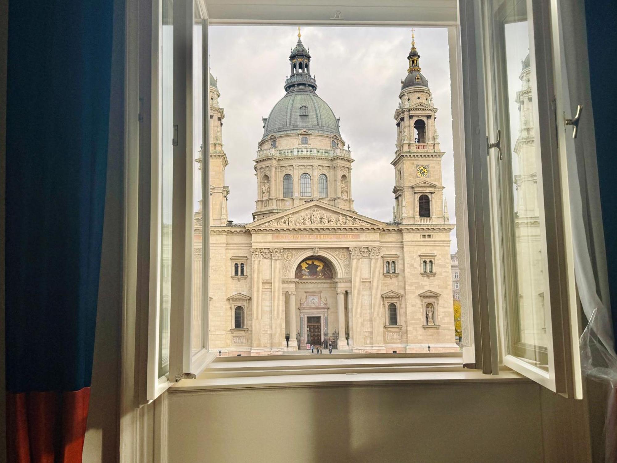 Signature Suite with Basilica view