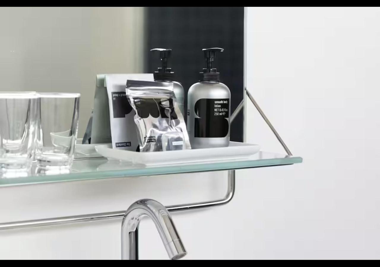 Standard Queen Room - Mobility Access