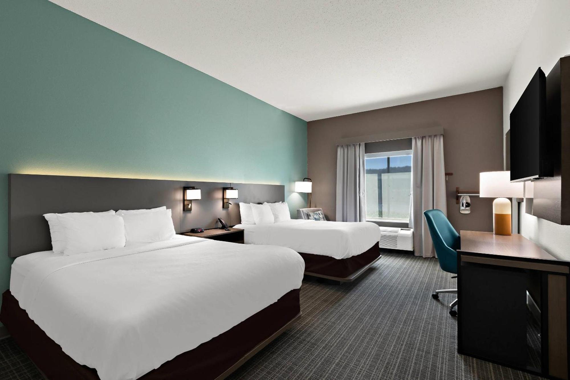 Queen Room with Two Queen Beds - Accessible/Non-Smoking