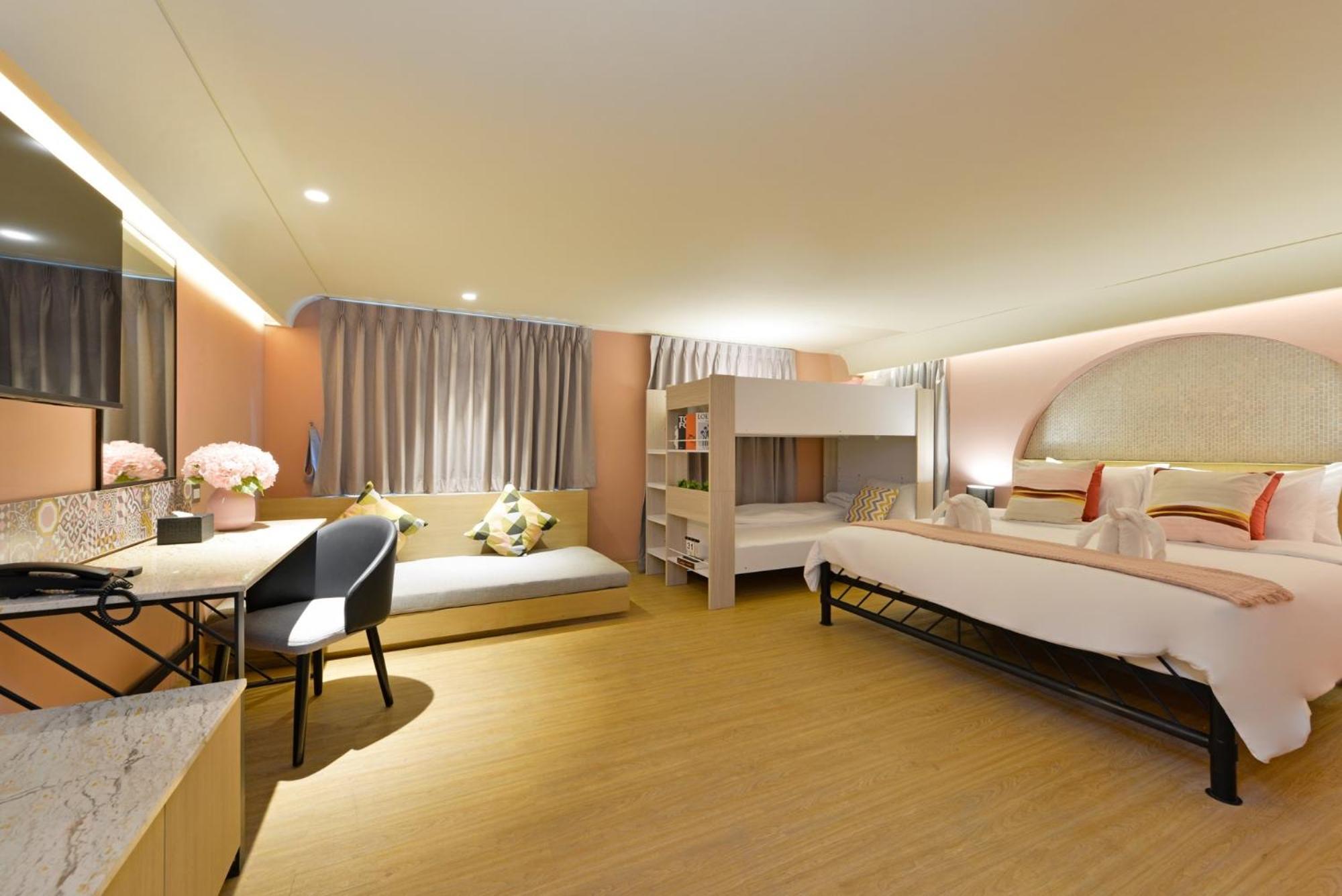 Deluxe Family Room