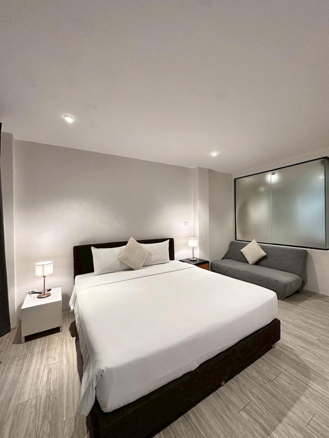 Deluxe Double Room with Shower
