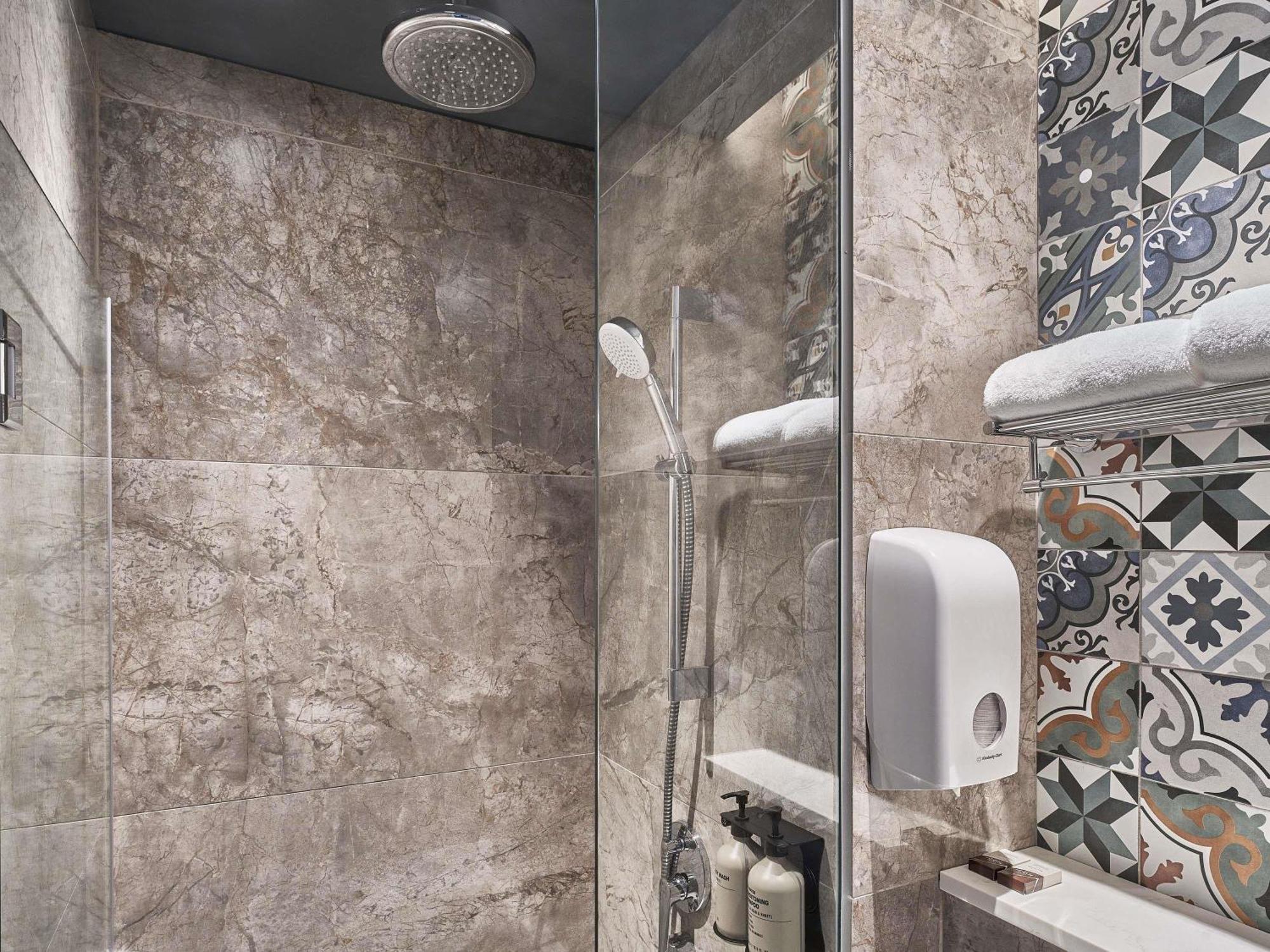 Deluxe Triple Room, 1 Double Bed and 1 Single Bed,1740056904:JPEG