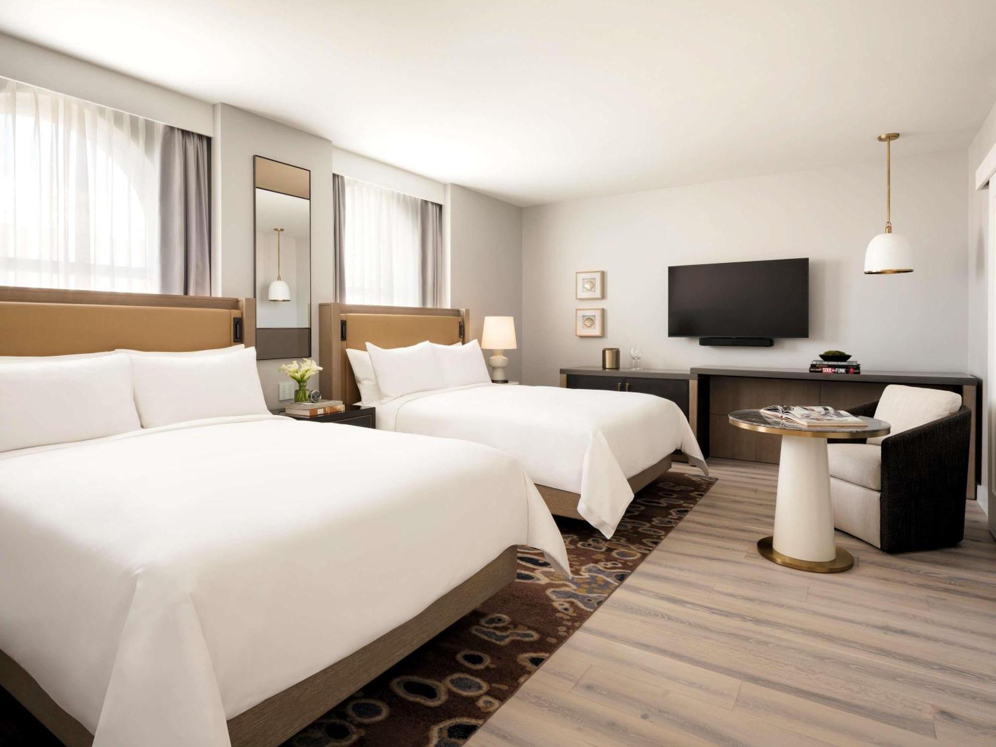 Fairmont Room with Two Queen Beds and City View - Hearing Access