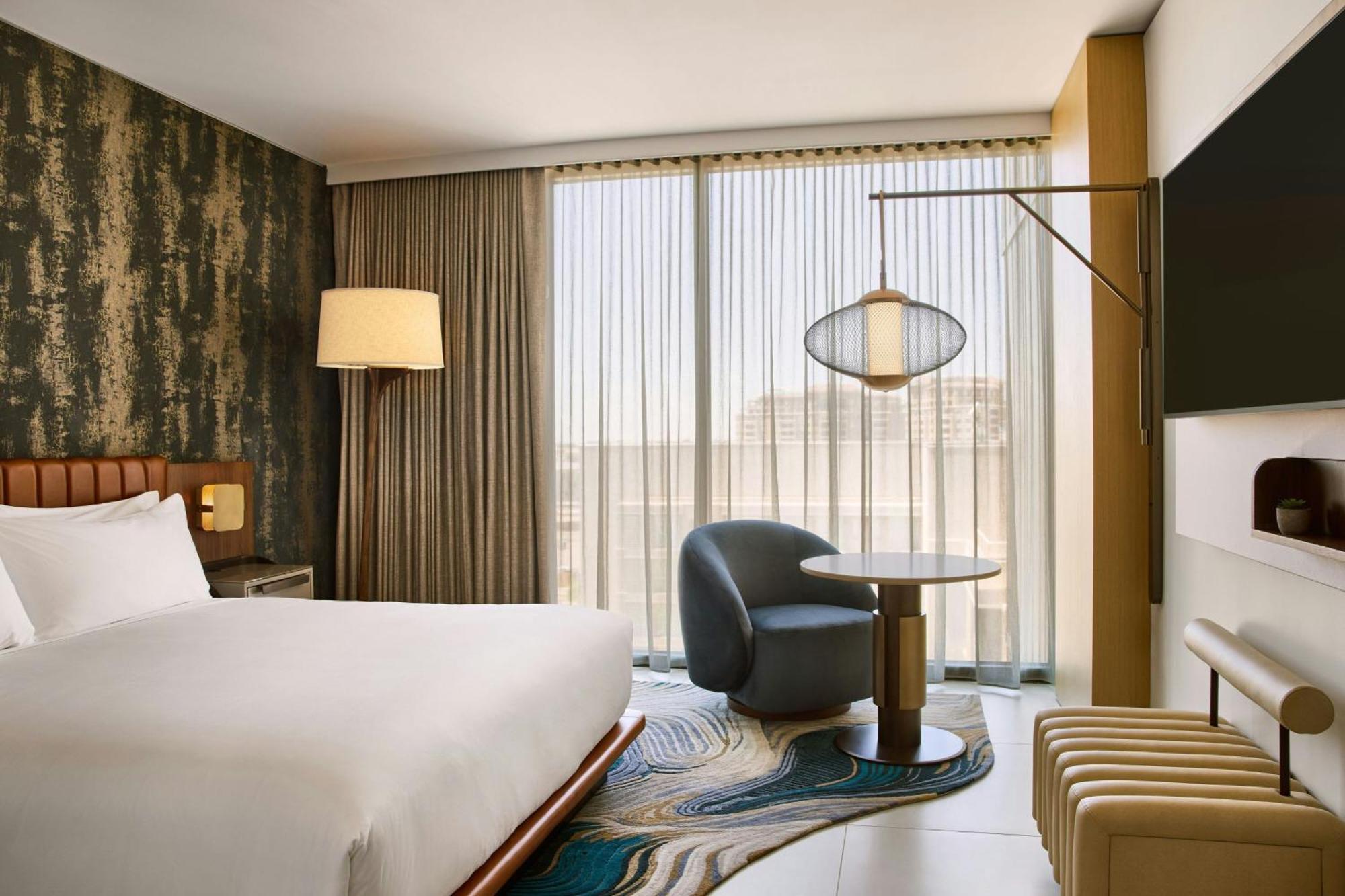 Premium King Room with City View