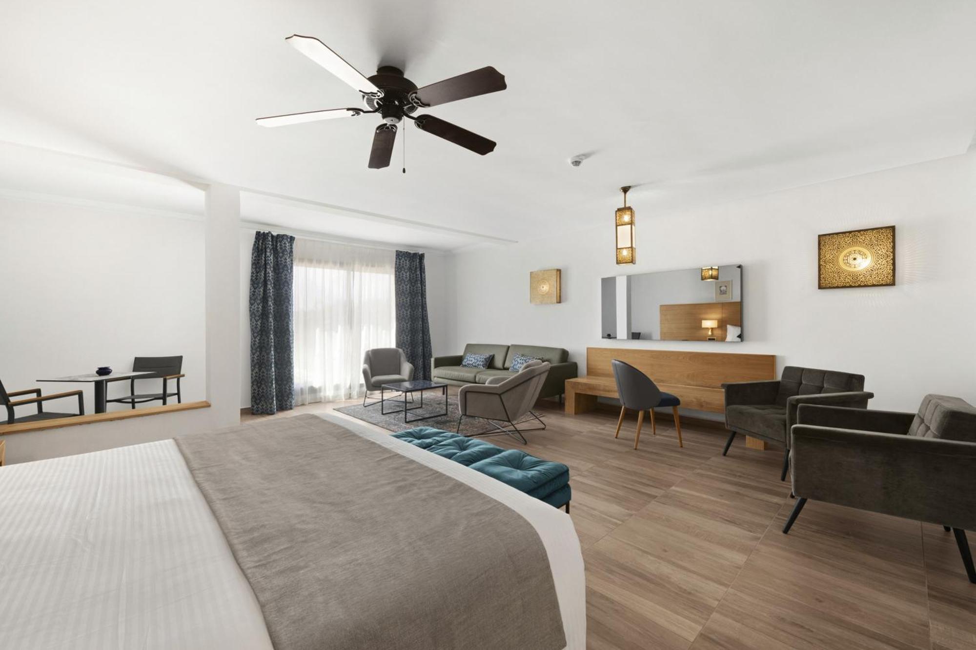 Junior Suite,1740695163:JPEG