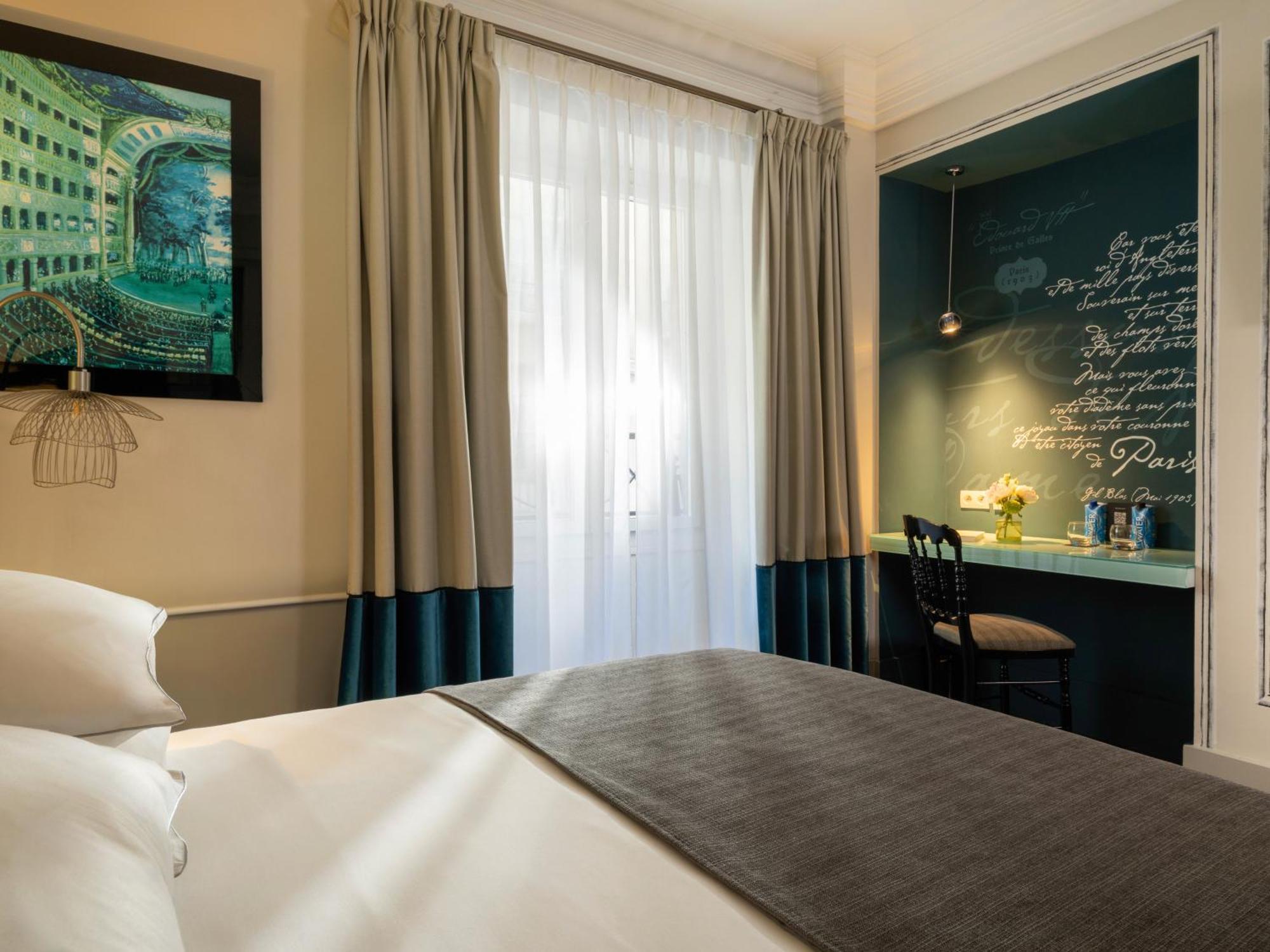 Classic Room Opera View