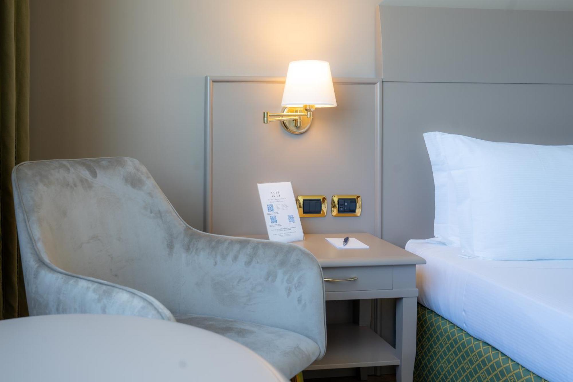 Superior Double or Twin Room,1742587272:JPEG