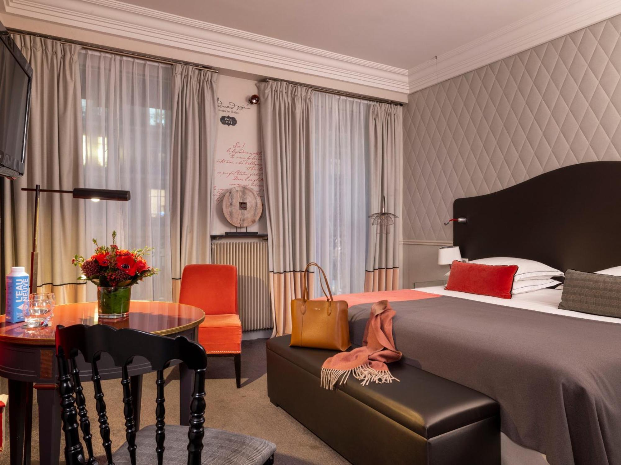 Deluxe Room Opera View Balcony