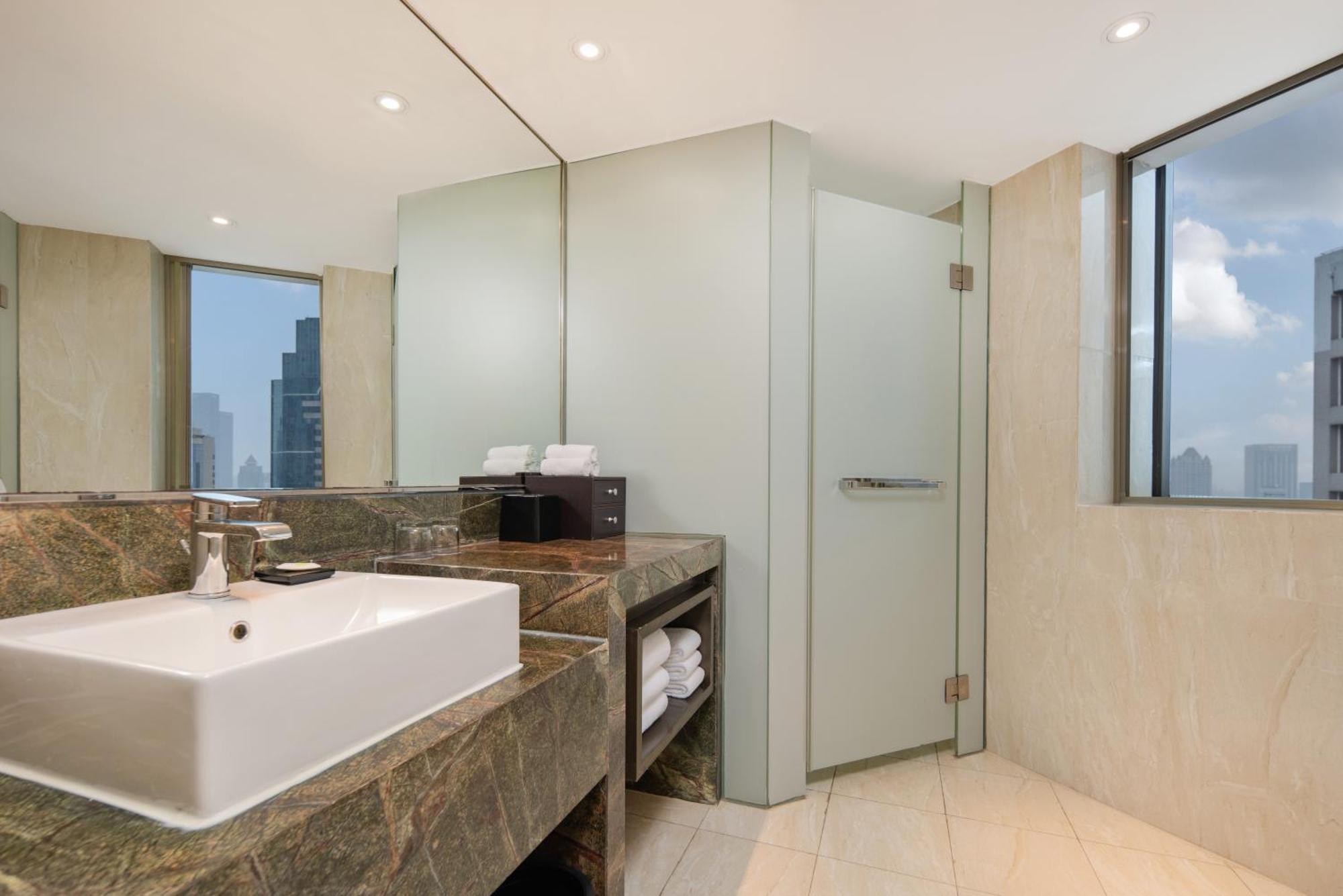 Executive Room, Executive level, Guest room, 1 King