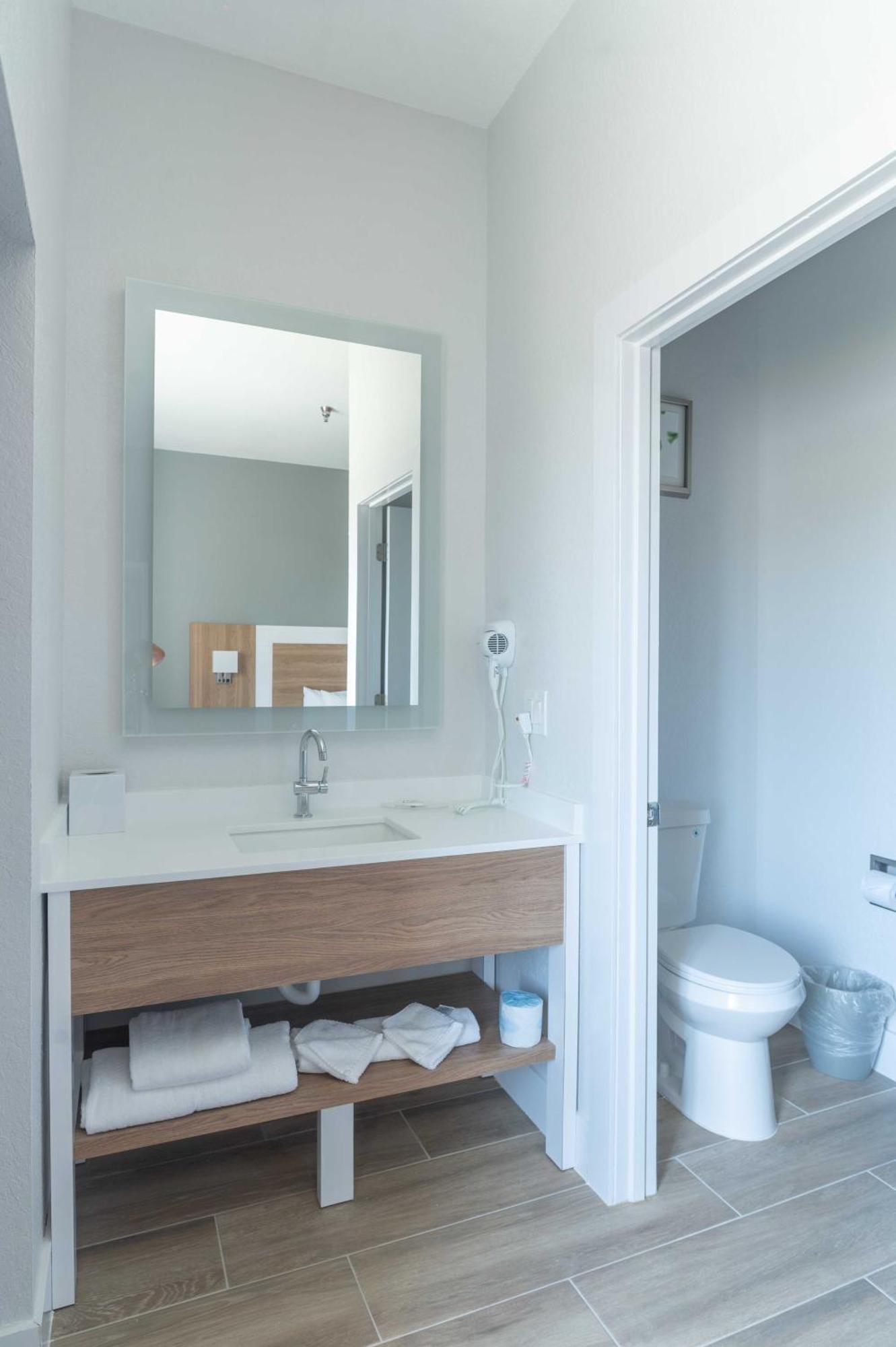 Suite with Two Double Beds - Non-Smoking