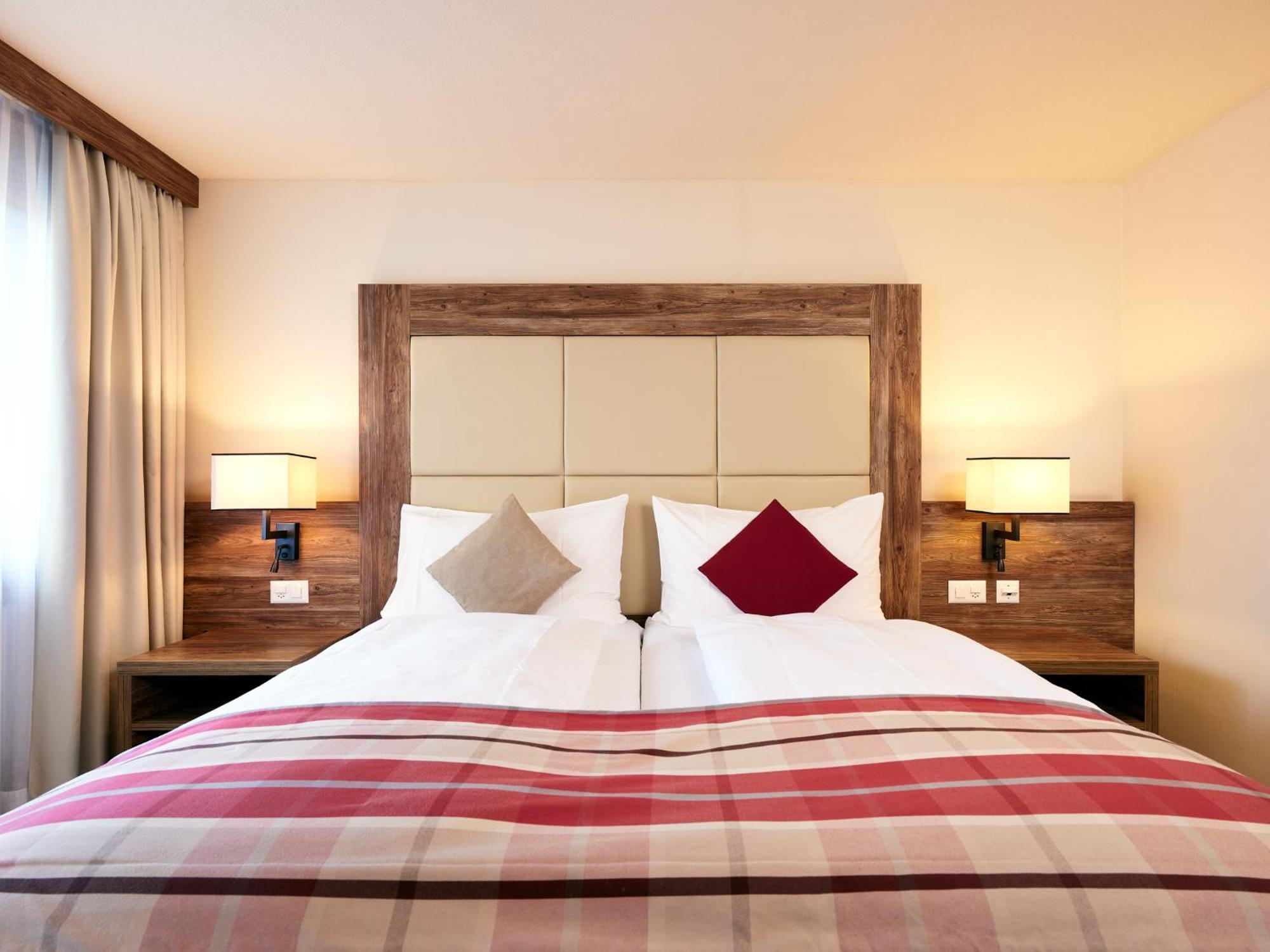 Standard Twin Room,1742642260:JPEG