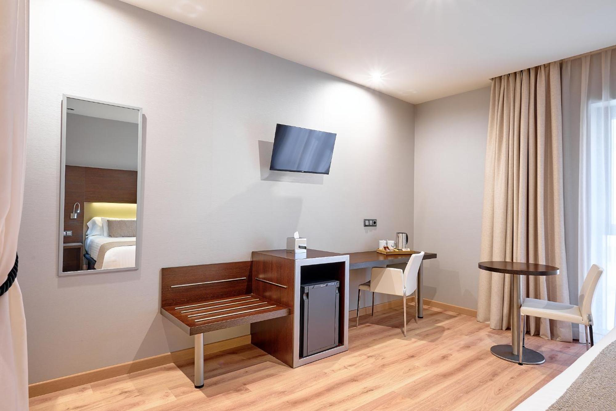 Deluxe Junior Suite with Hot Tub