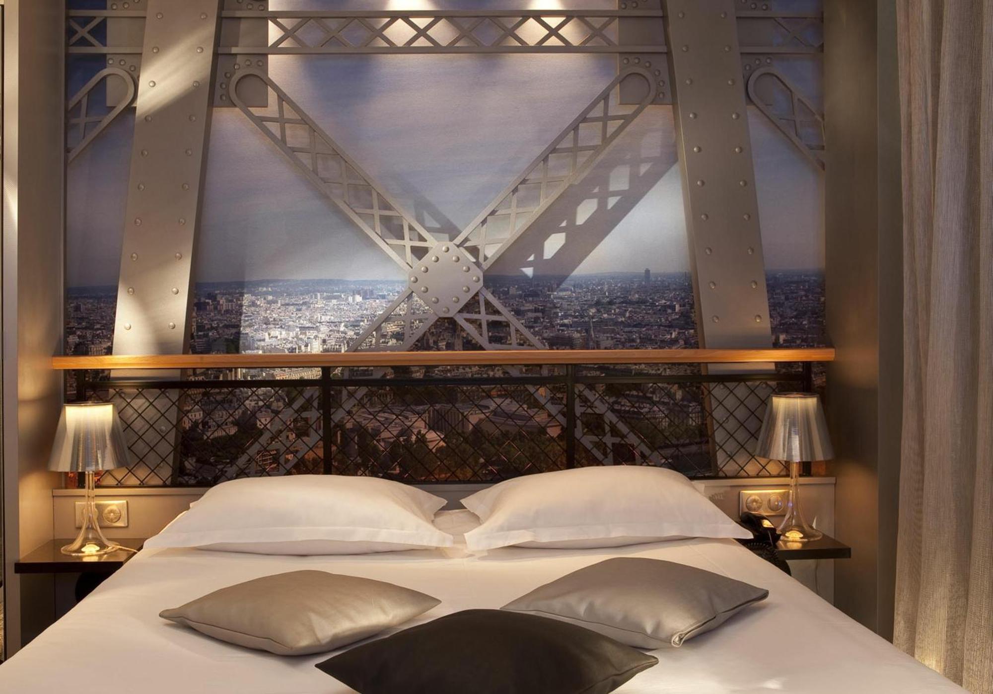 Double Room Tour Eiffel Spa Bath