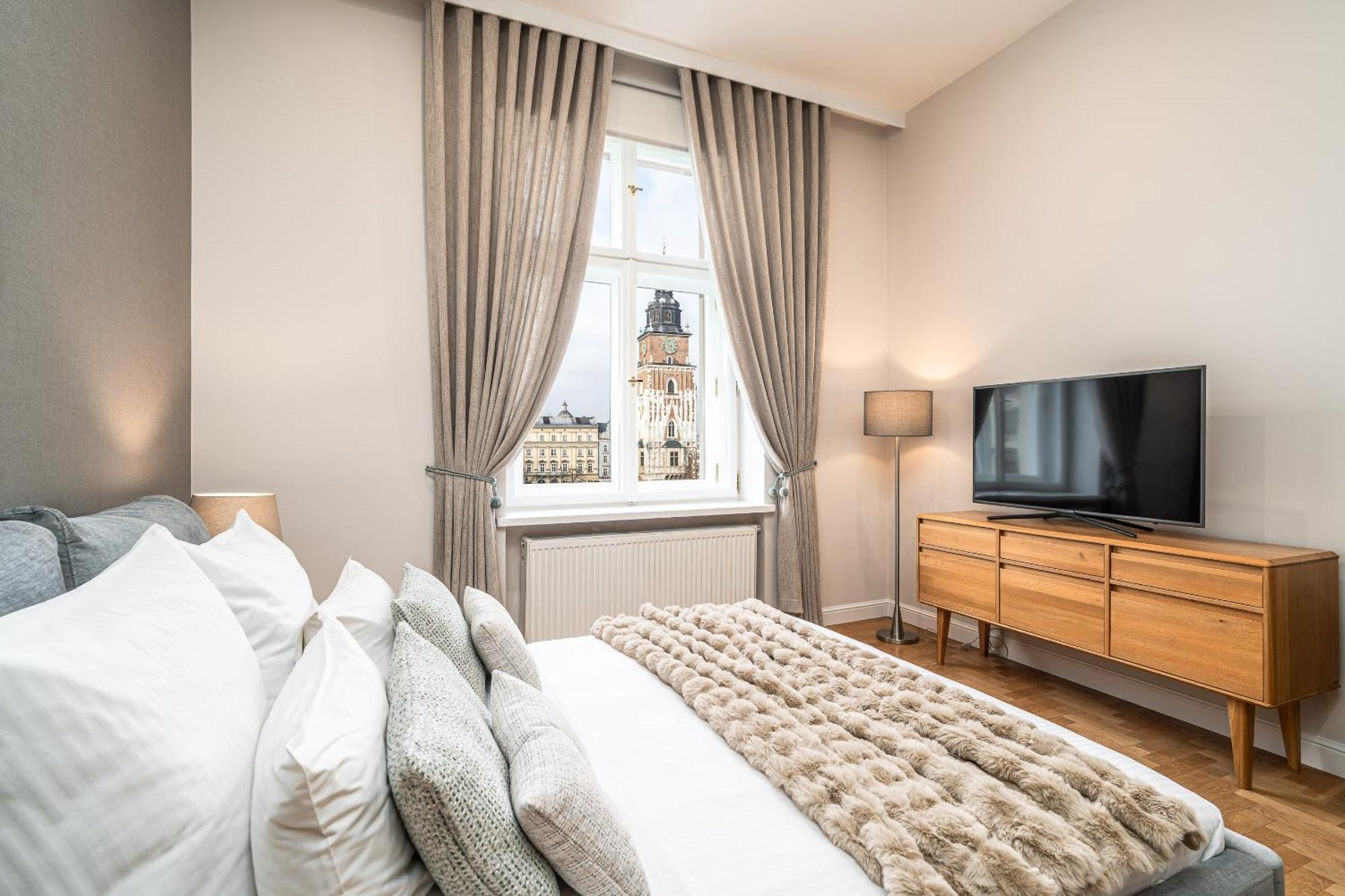 Superior Double with Main Market Square View