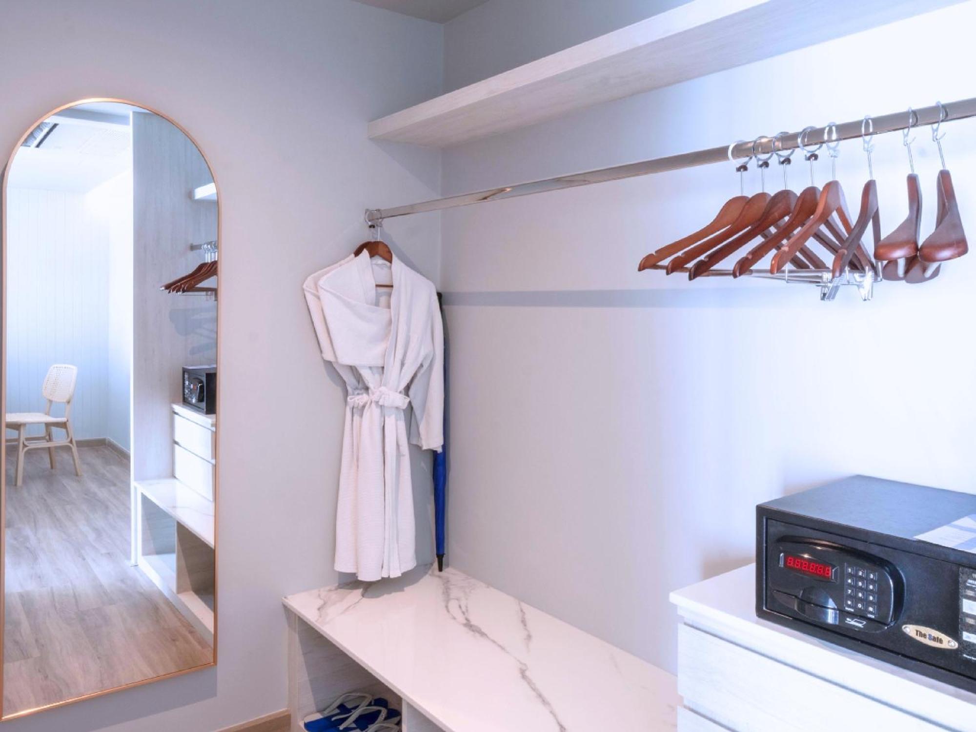 Two-Bedroom Suite,1742699267:JPEG