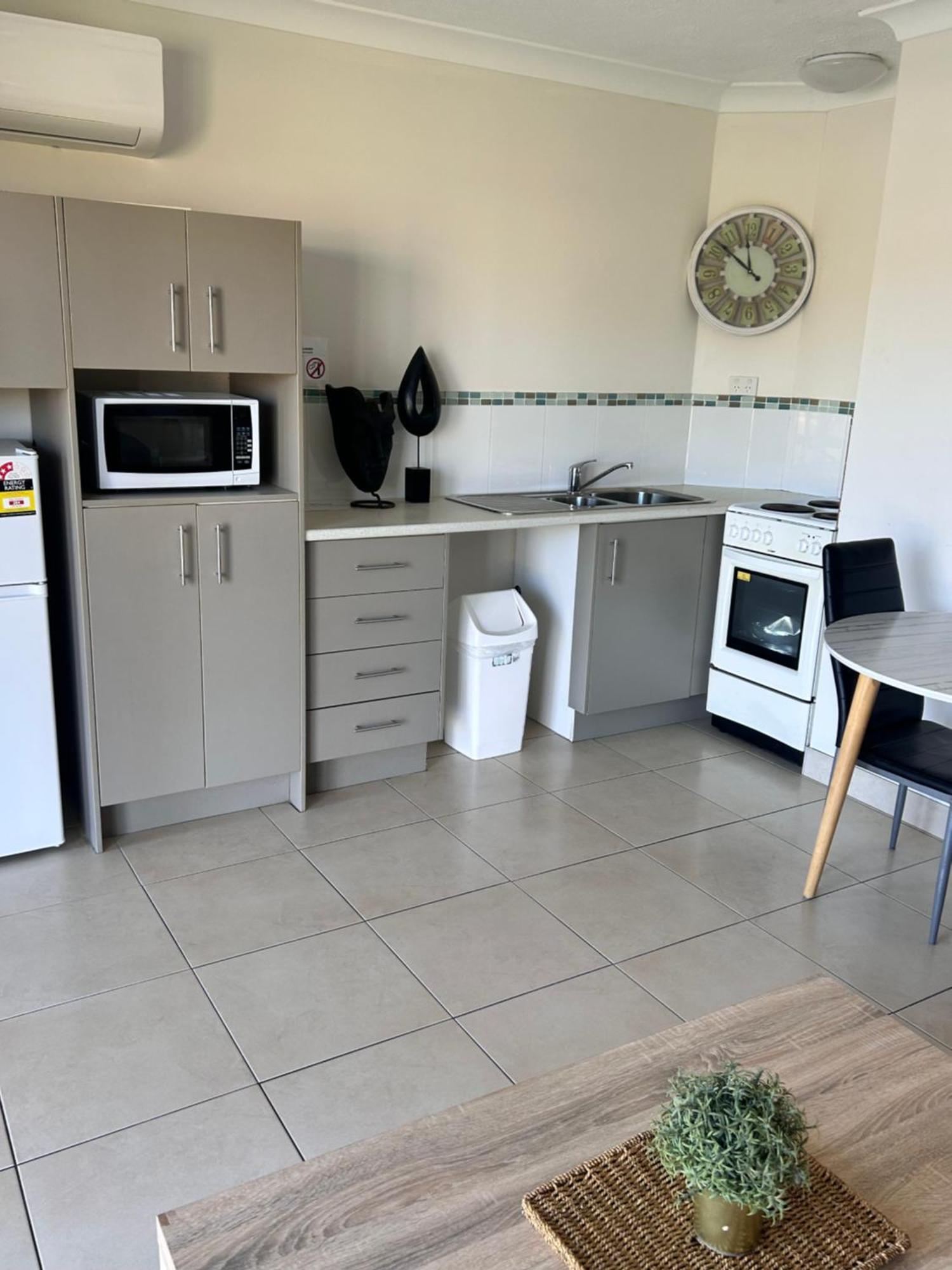 Standard One-Bedroom Apartment - Lakefront