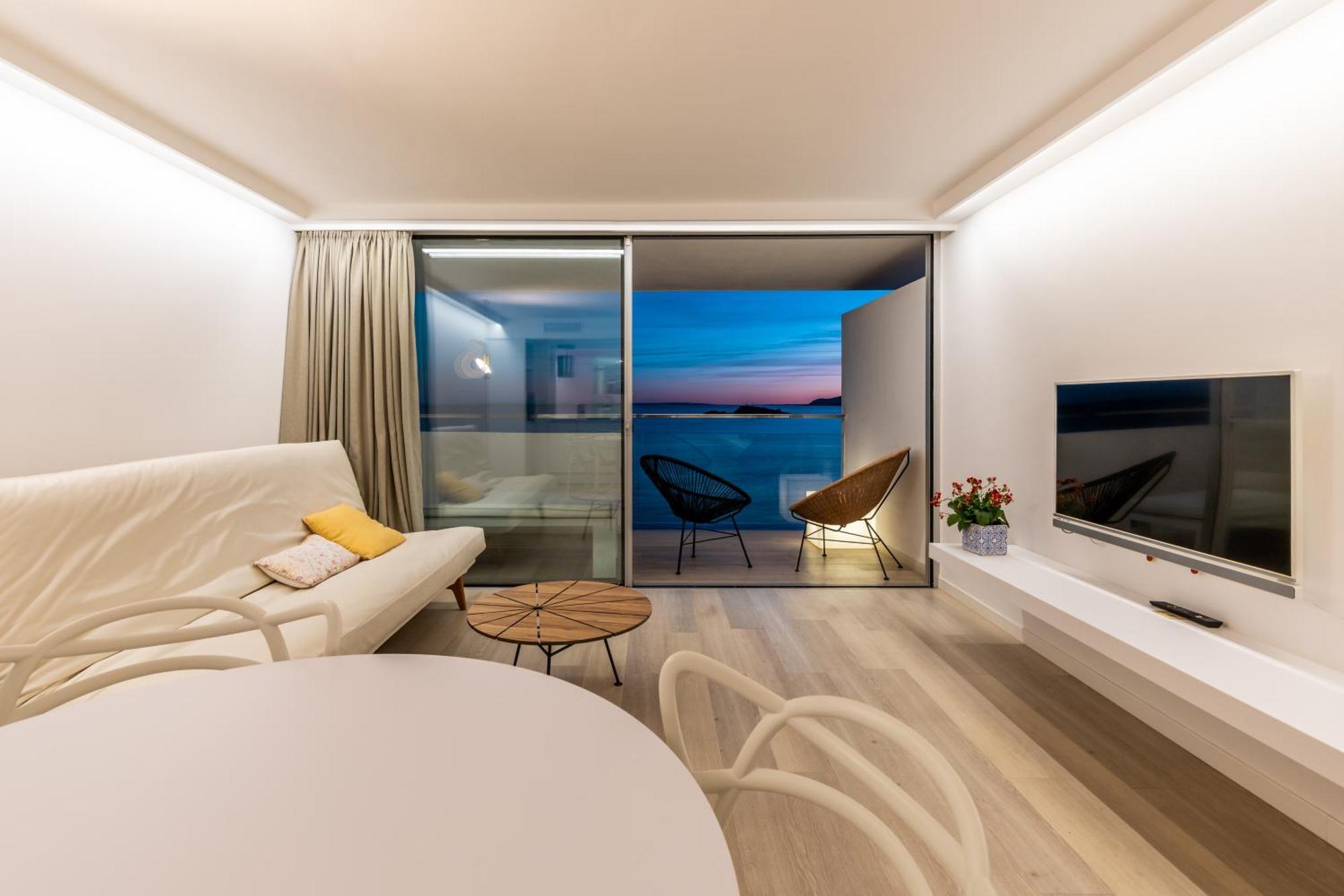 Studio Apartment Sea View Higher Floors