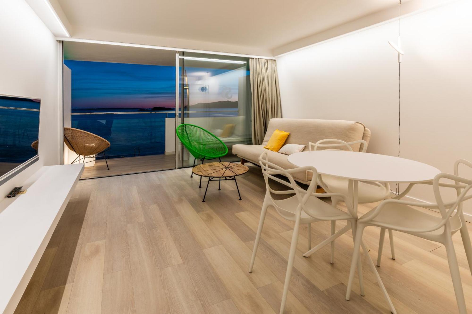 Studio Apartment Sea View Higher Floors