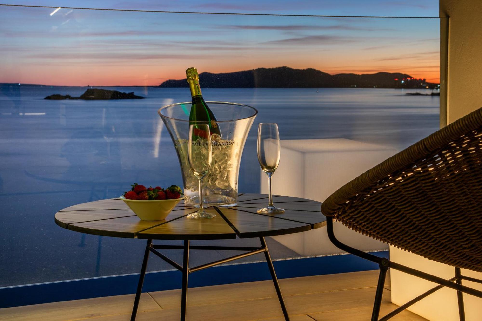 Studio Apartment Sea View Higher Floors