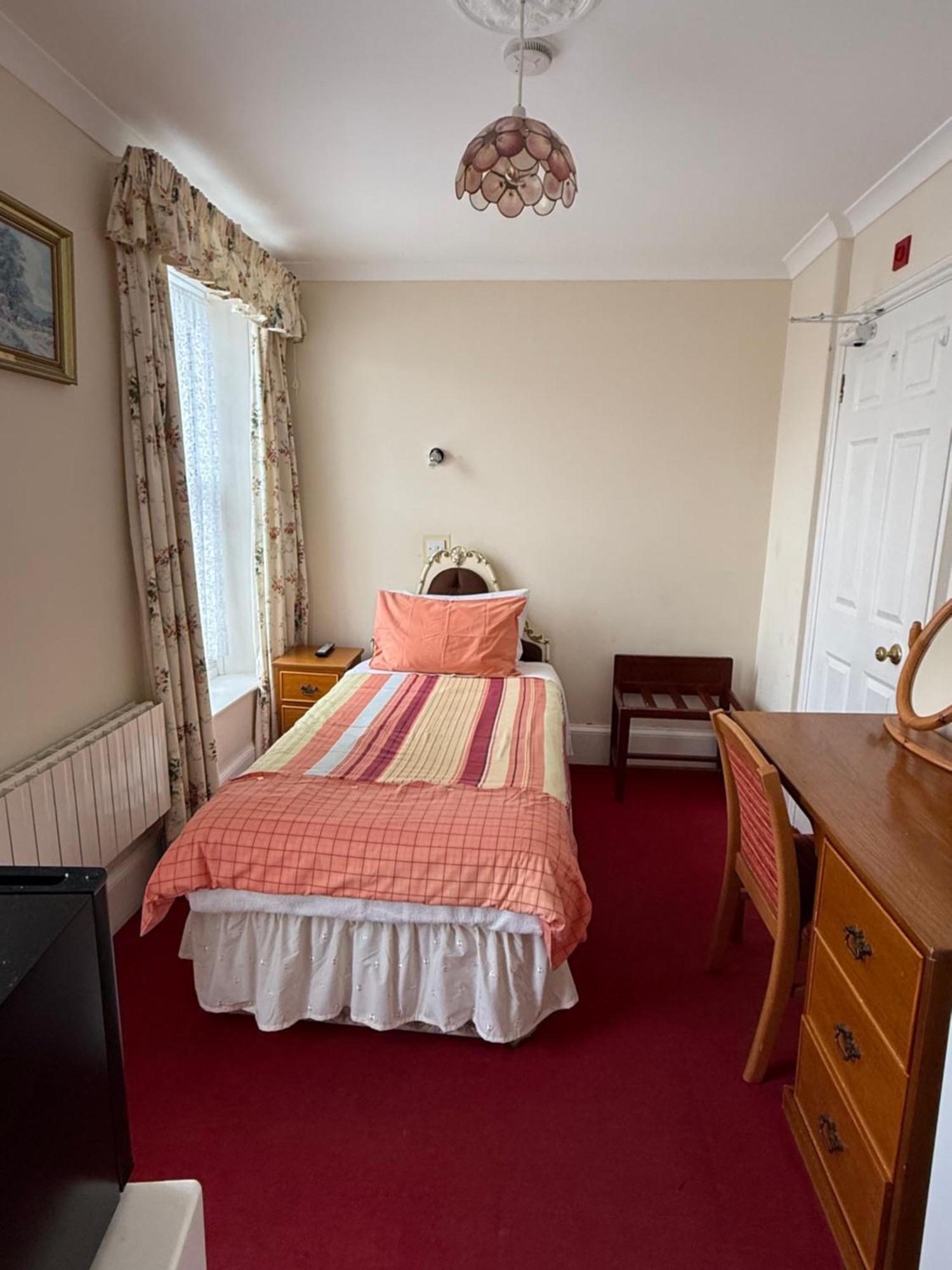 Single Room with Private Bathroom